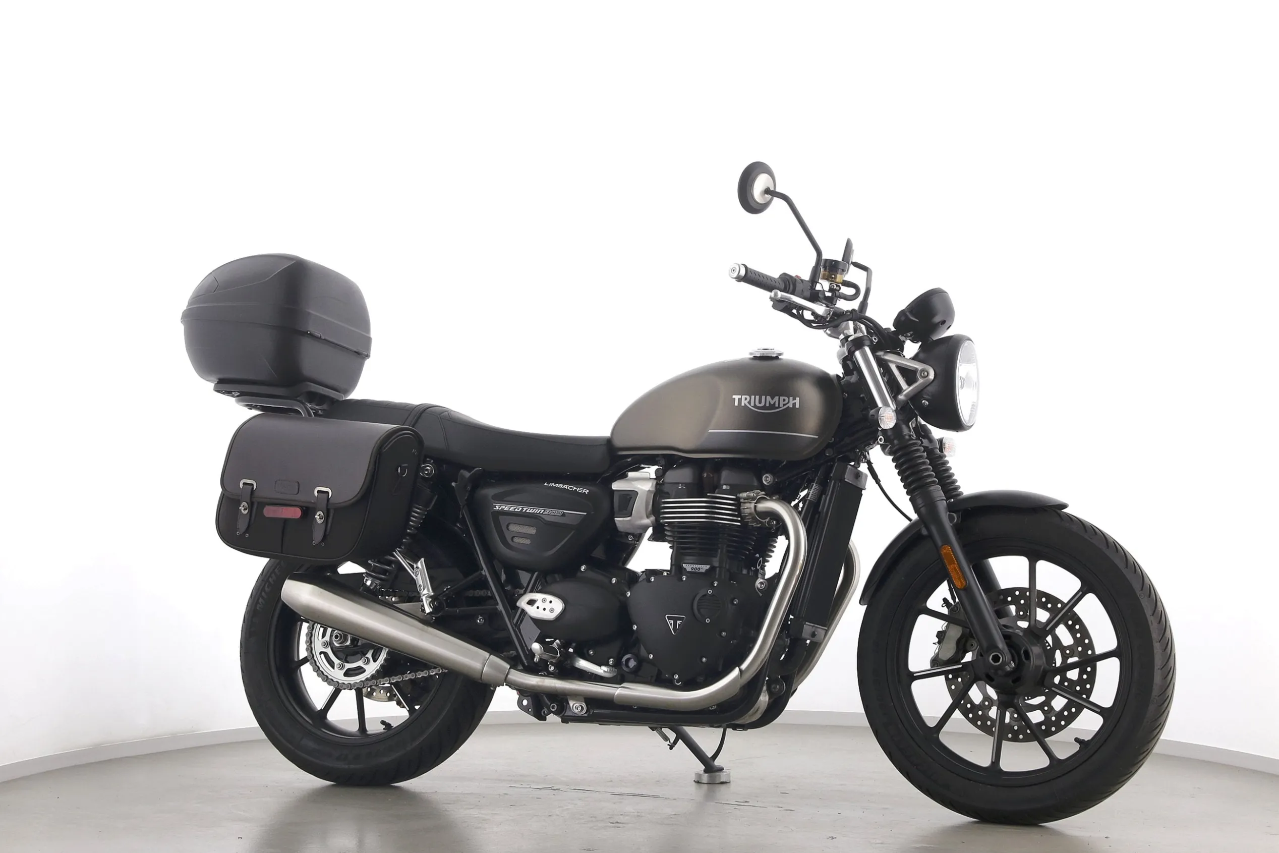SPEED TWIN 900