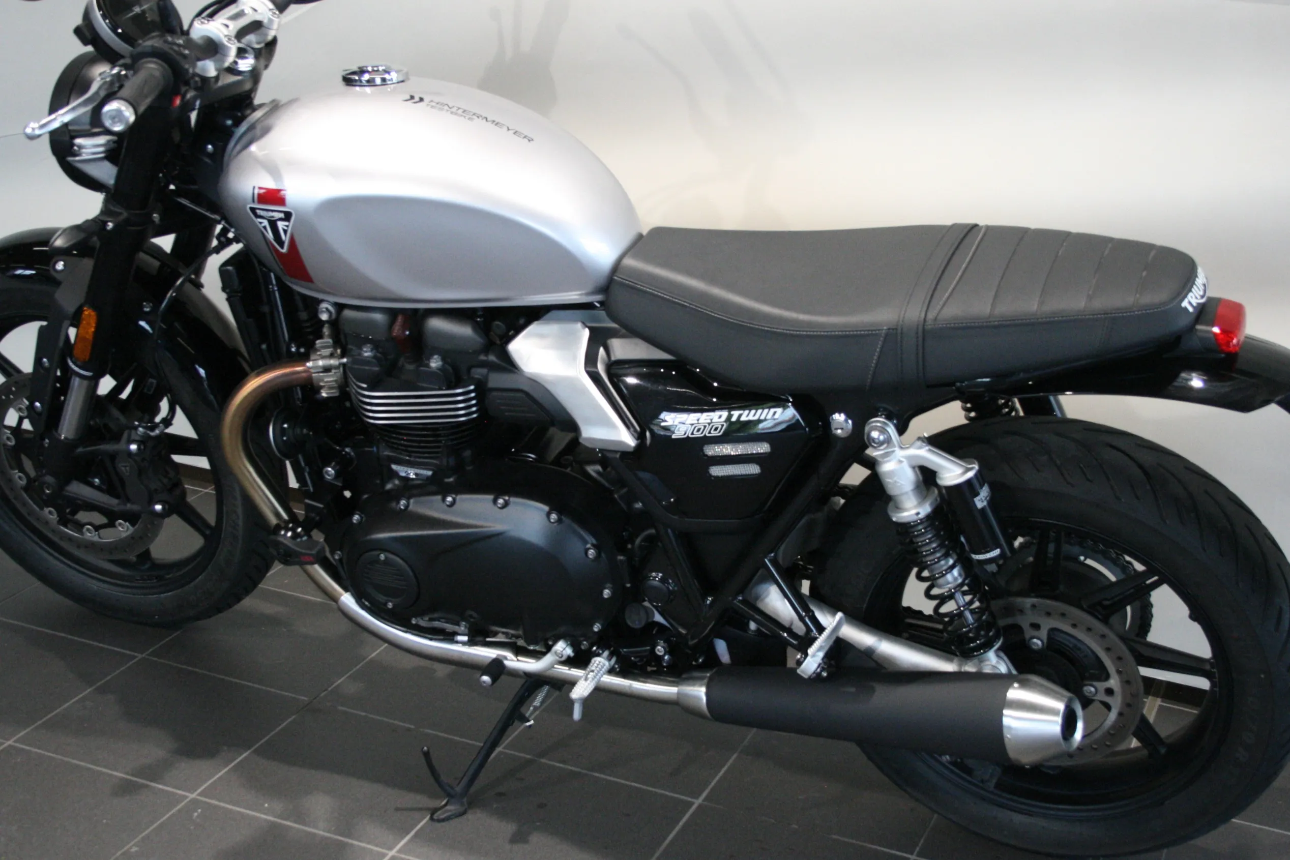 SPEED TWIN 900