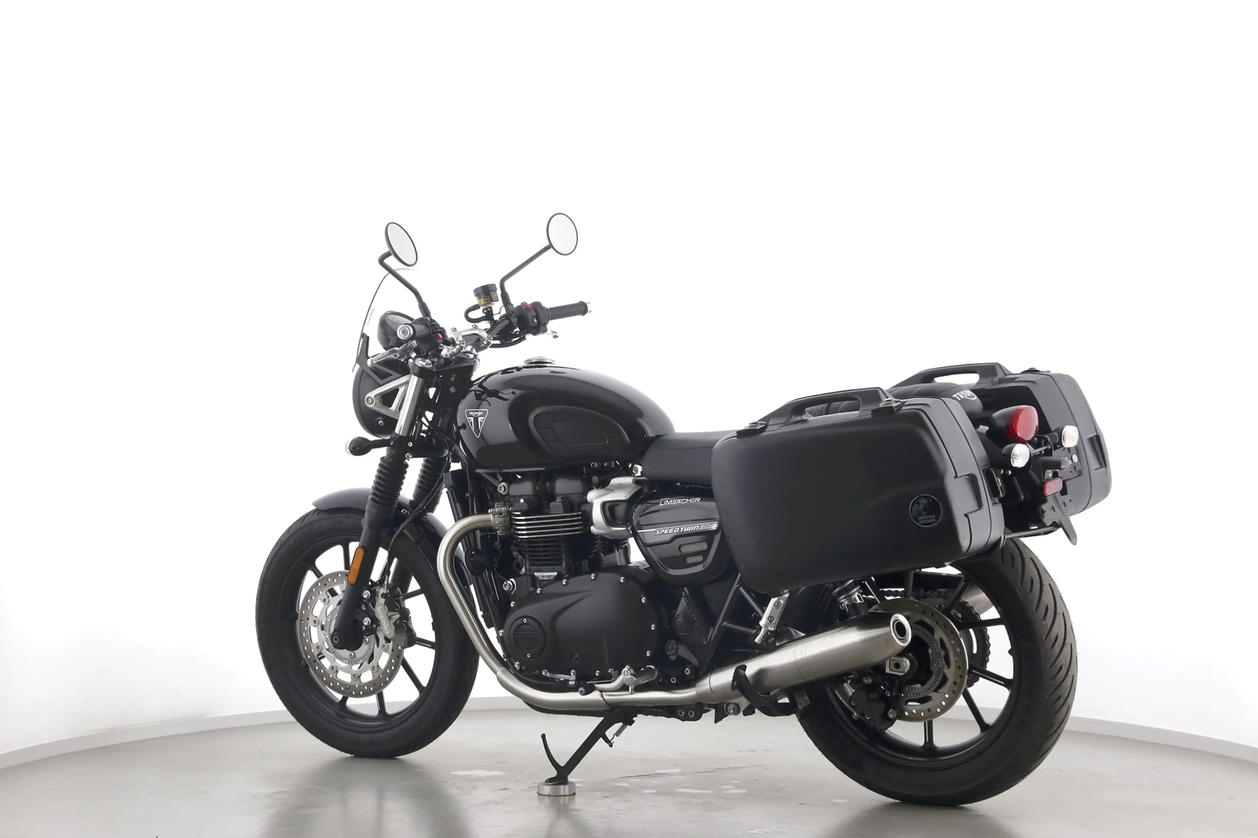 SPEED TWIN 900