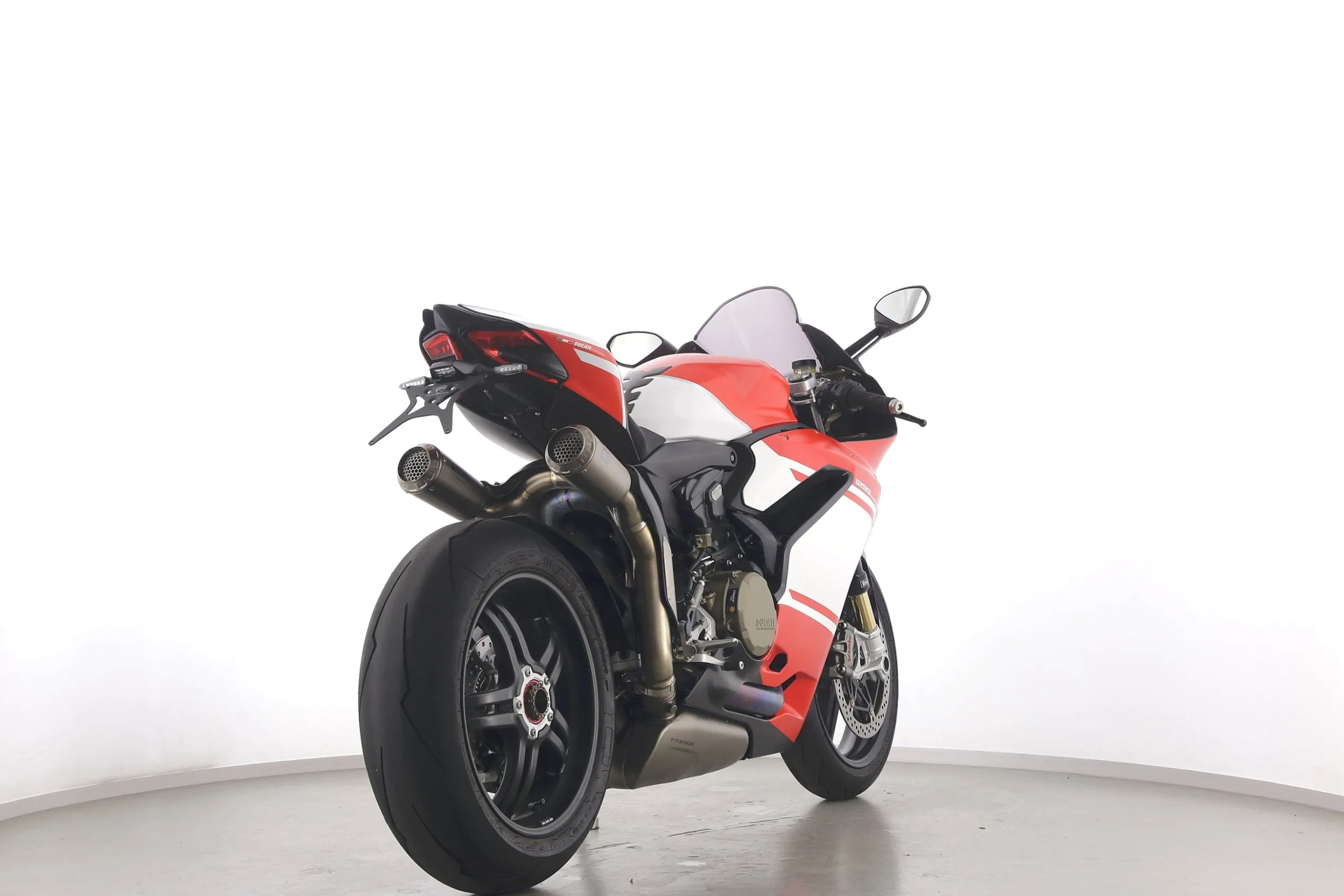 1299 SUPERLEGGERA