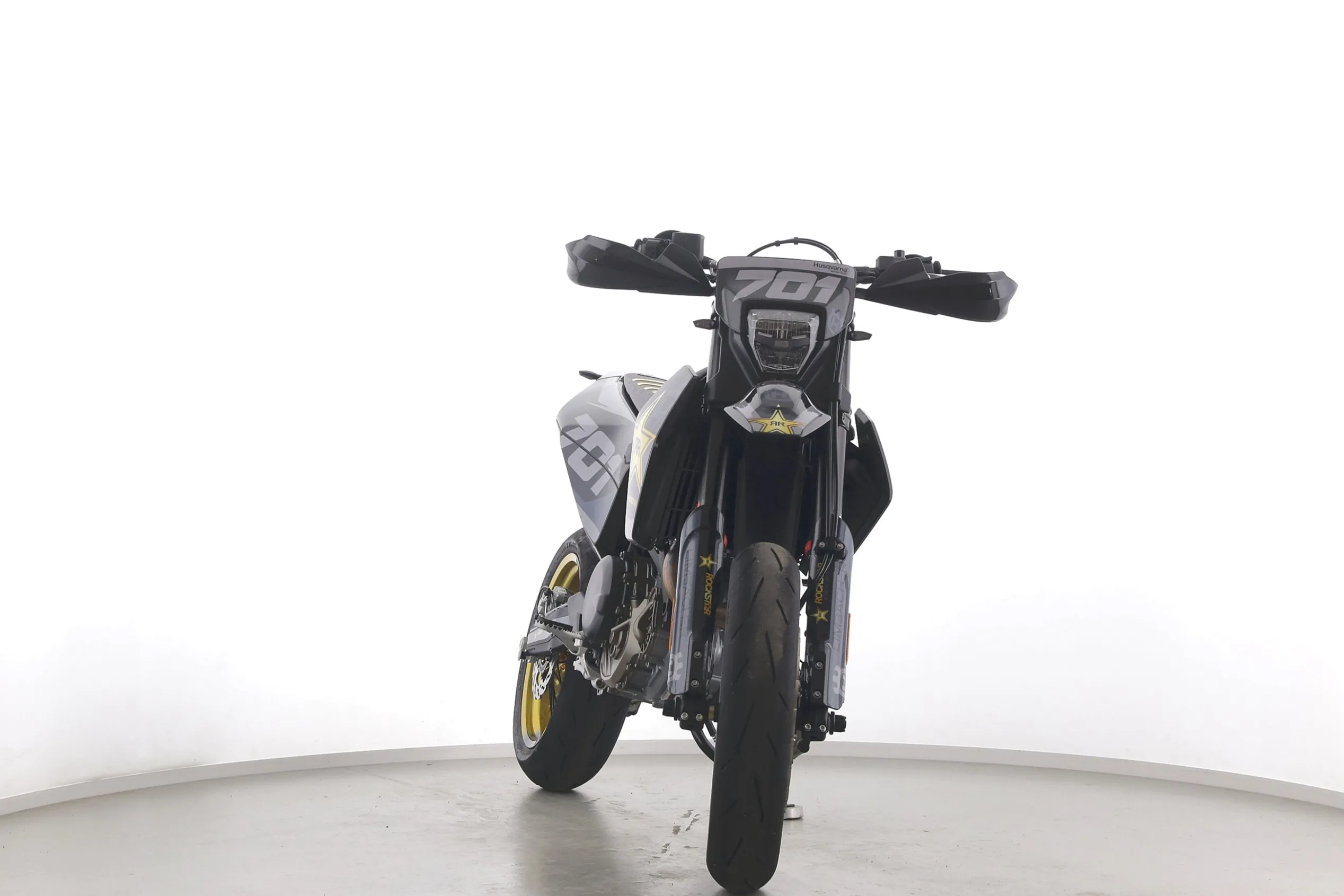701 SUPERMOTO LLC
