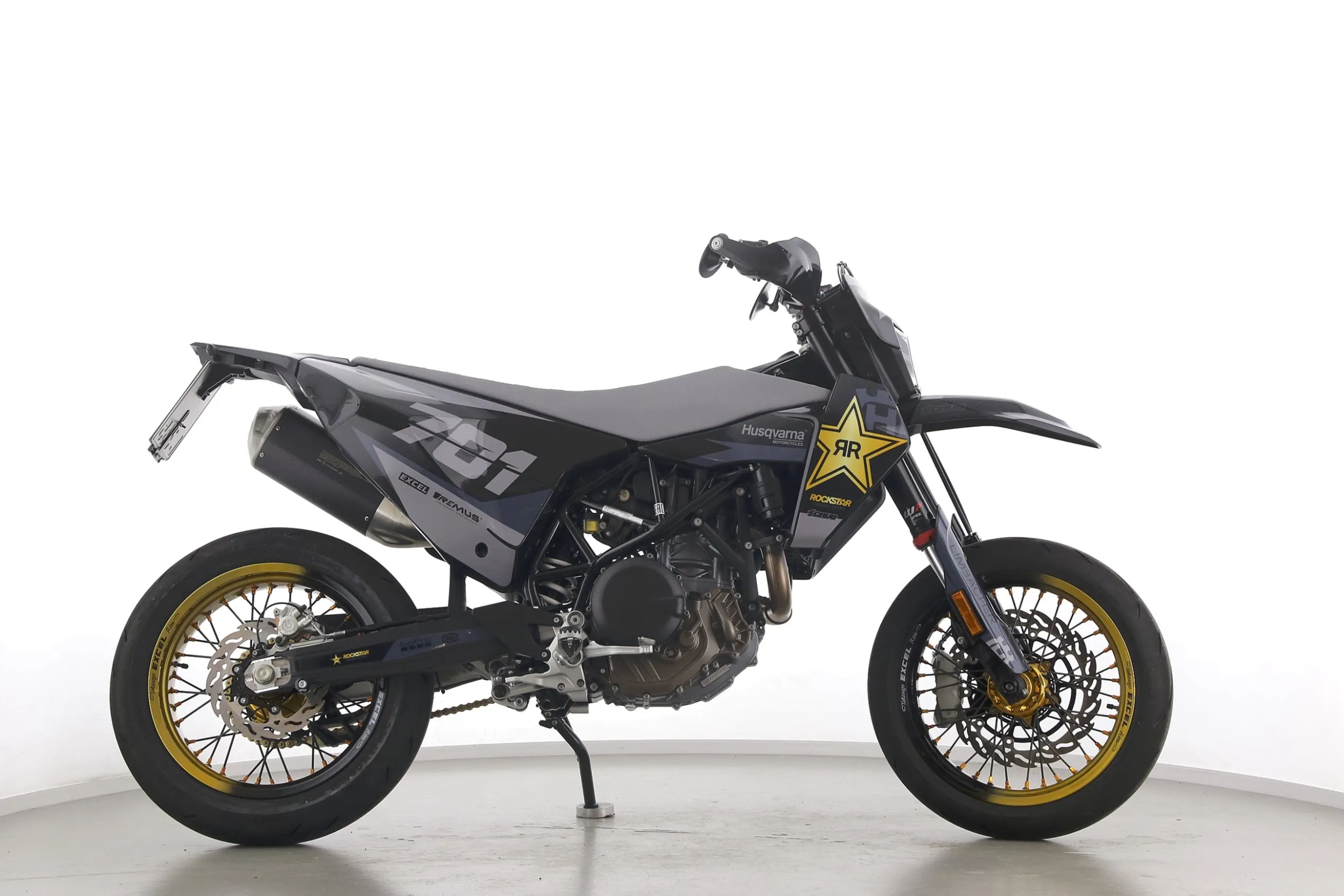 701 SUPERMOTO LLC