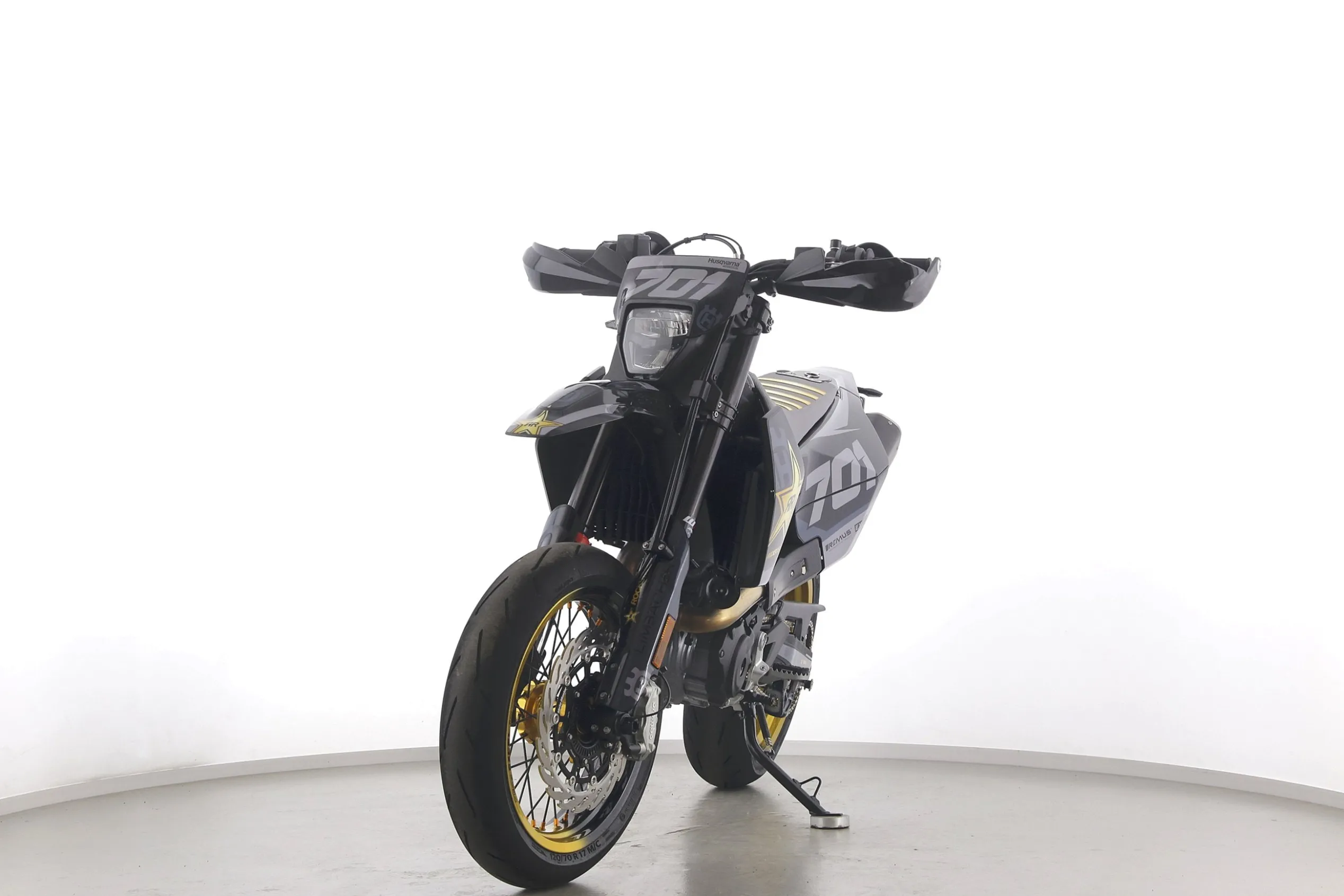 701 SUPERMOTO LLC
