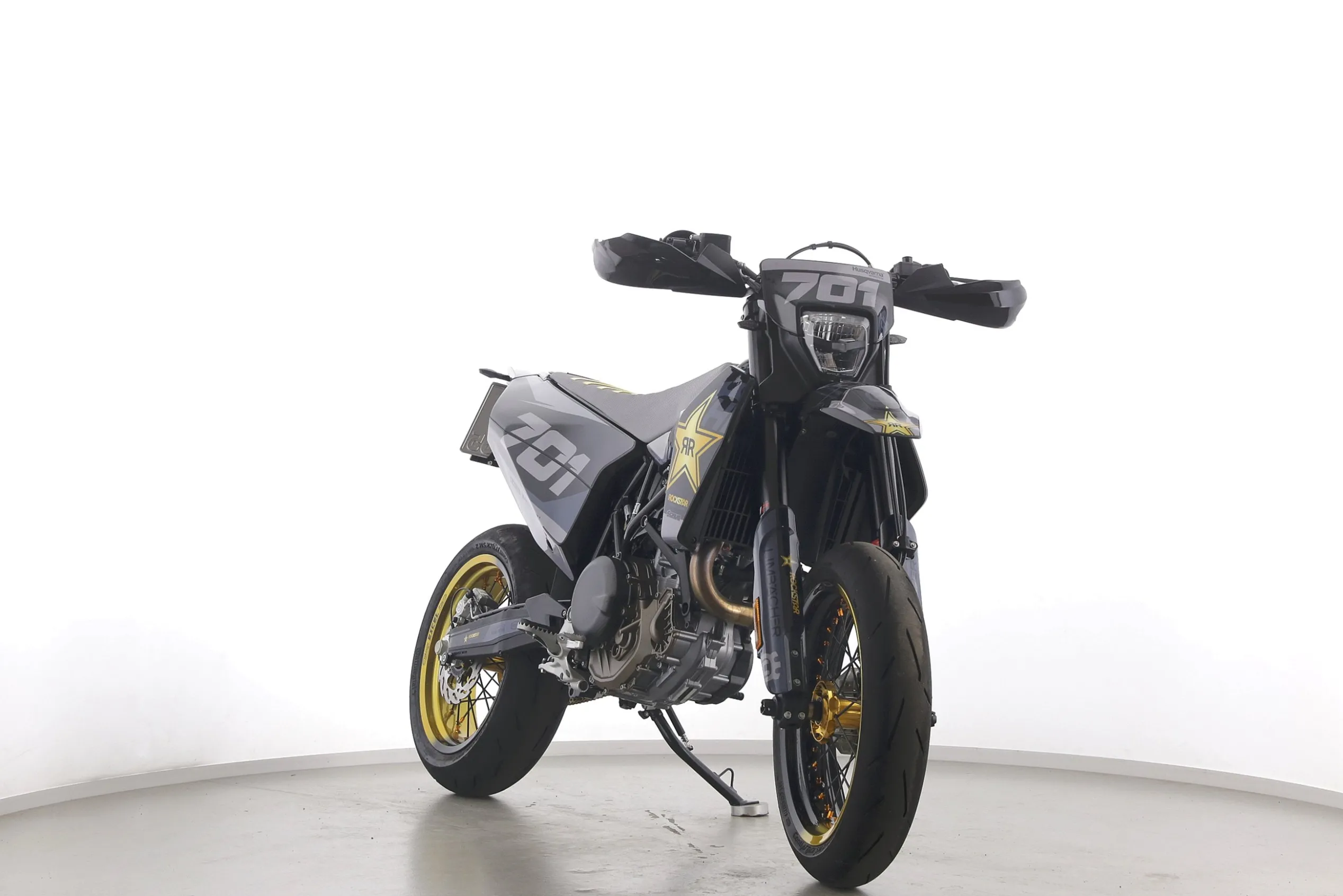 701 SUPERMOTO LLC