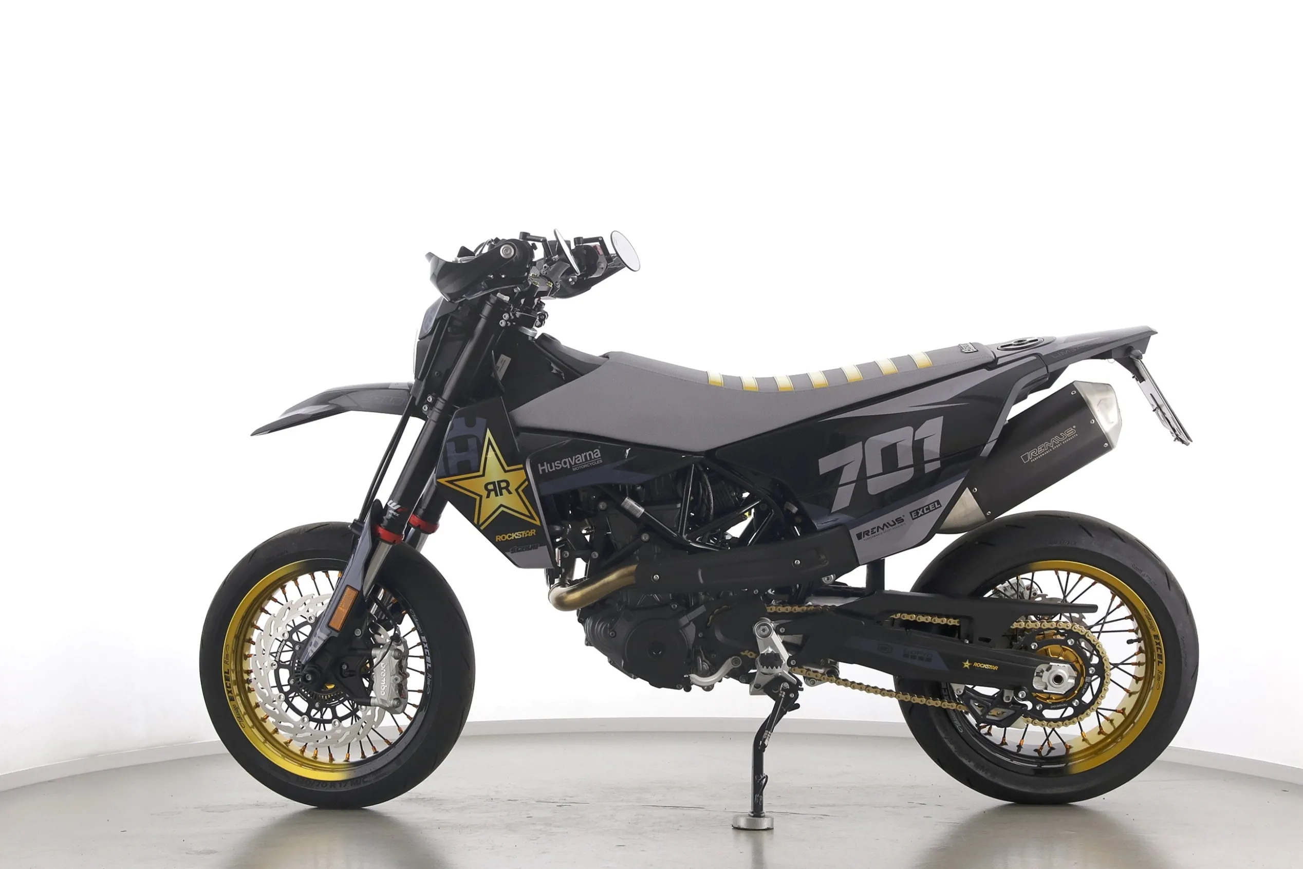 701 SUPERMOTO LLC