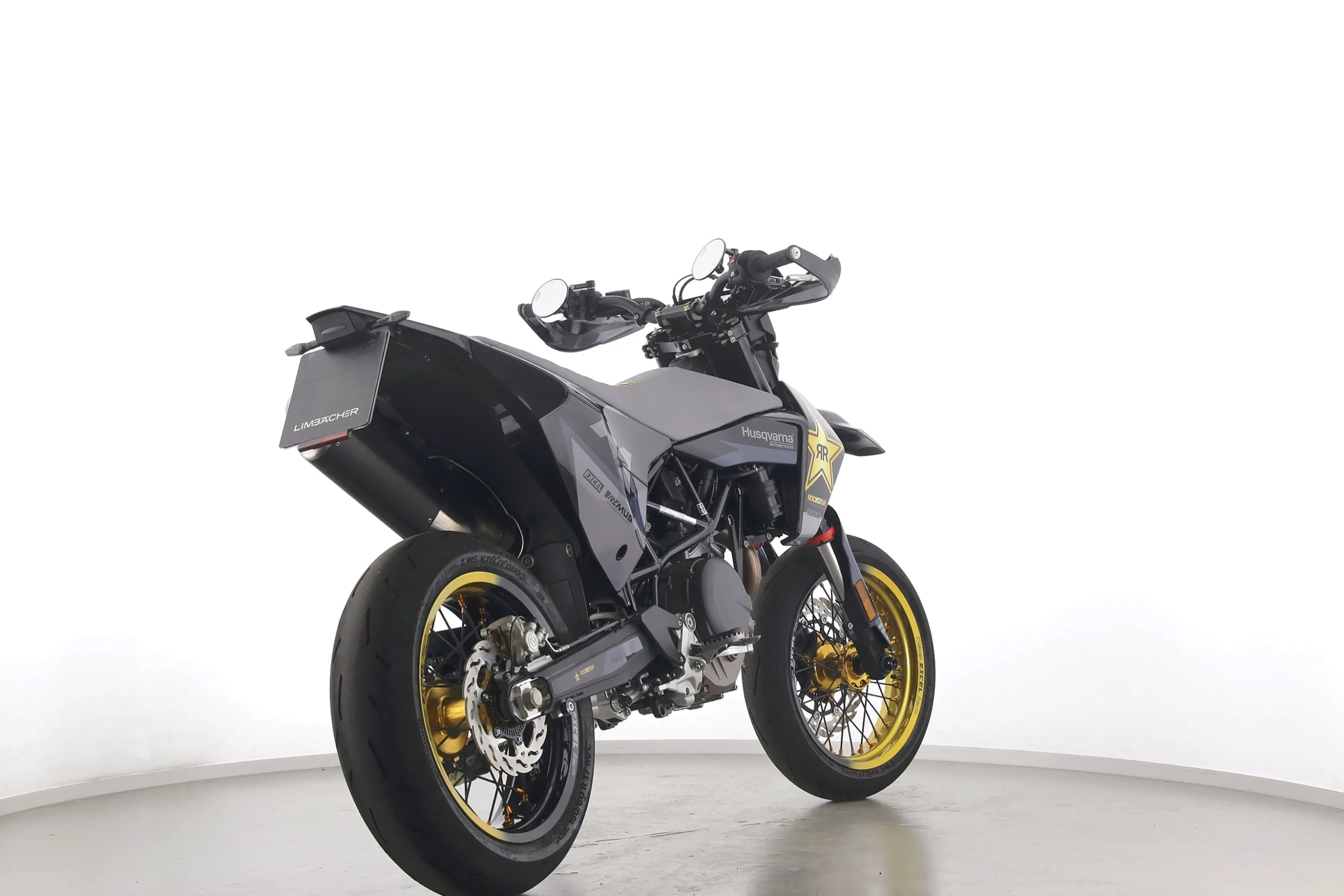 701 SUPERMOTO LLC