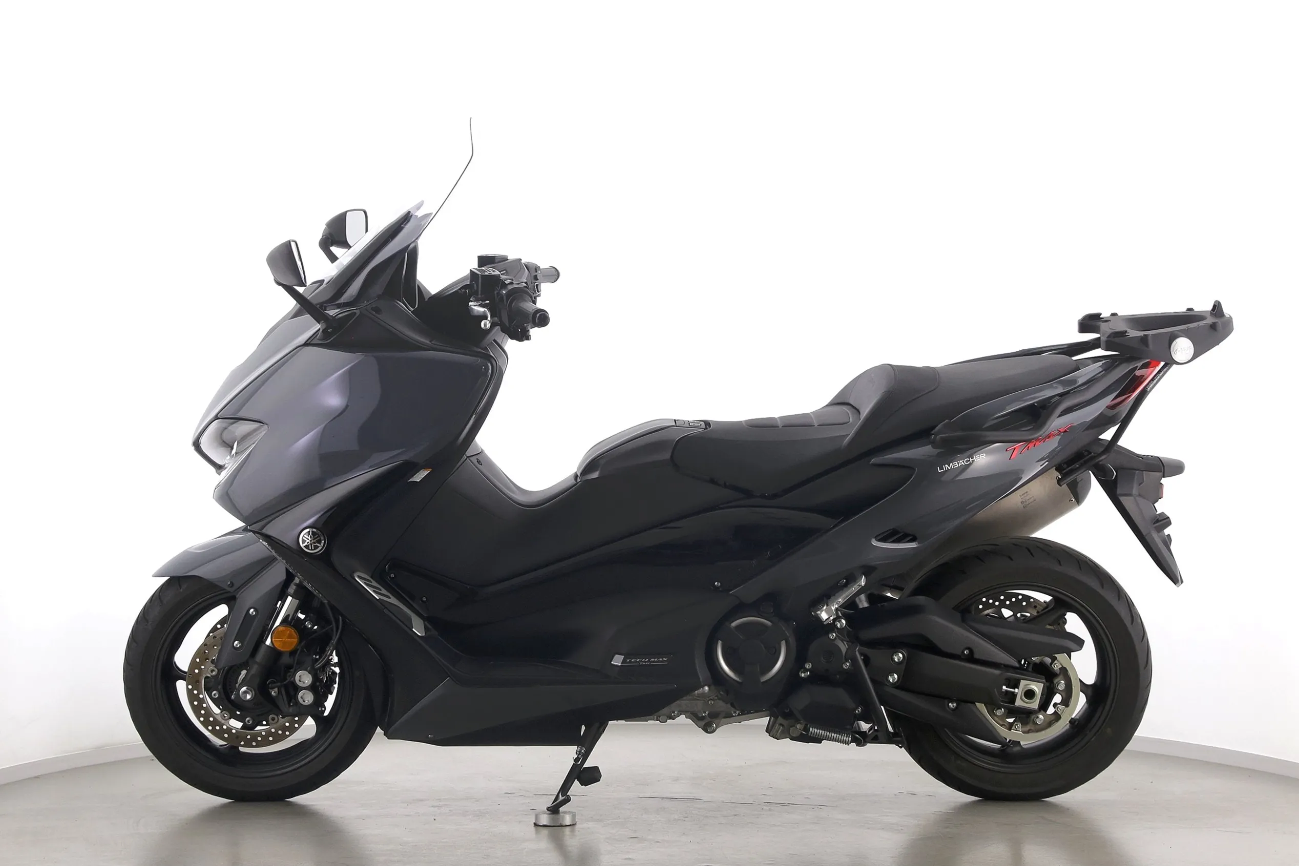 TMAX 560