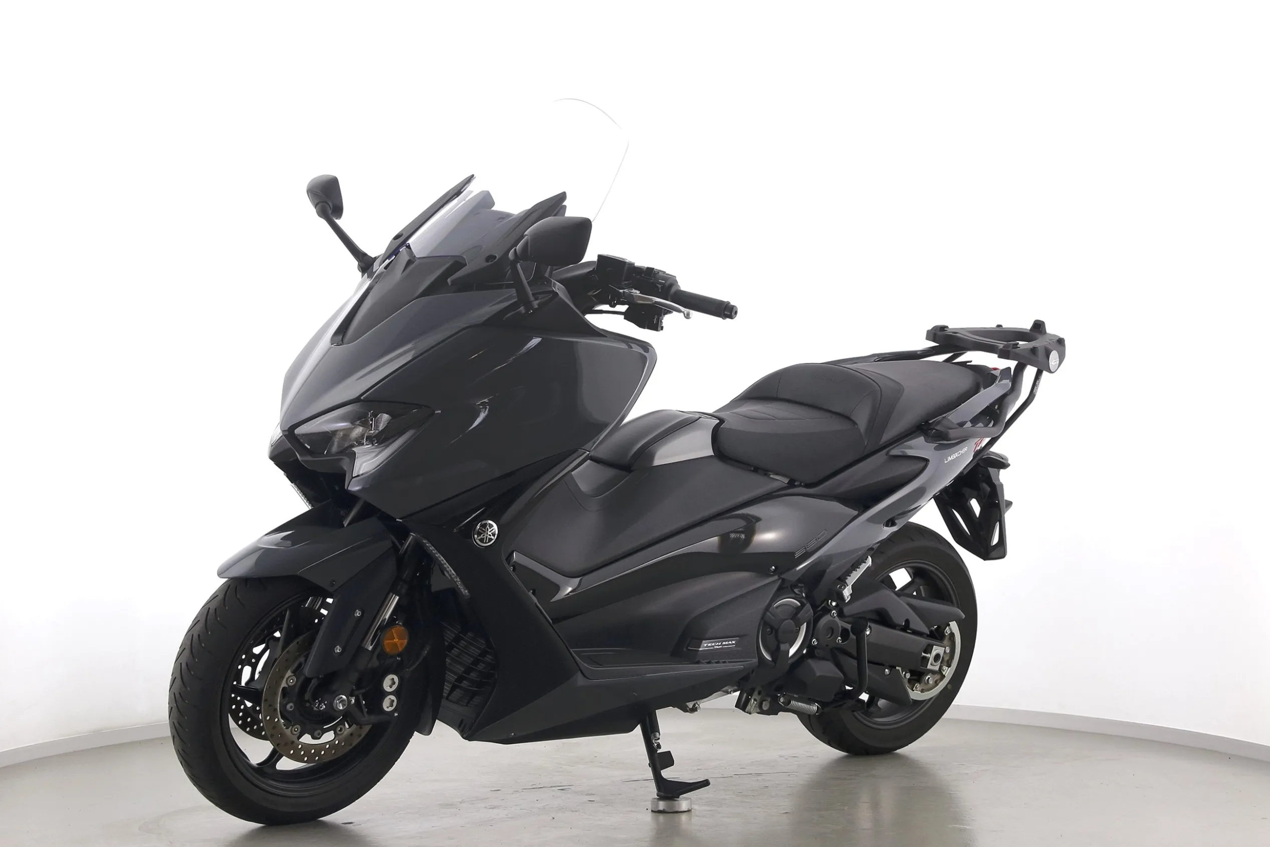TMAX 560