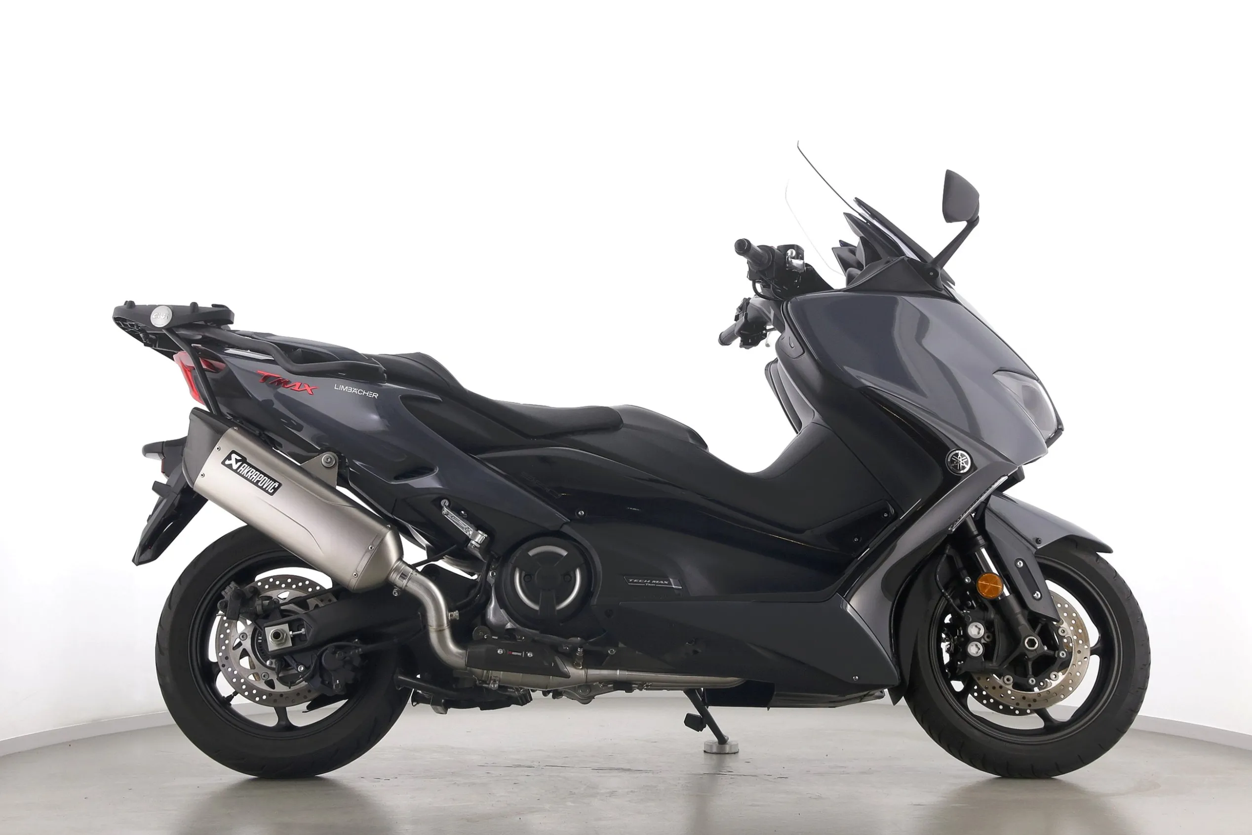 TMAX 560