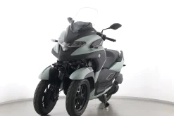 TRICITY 300