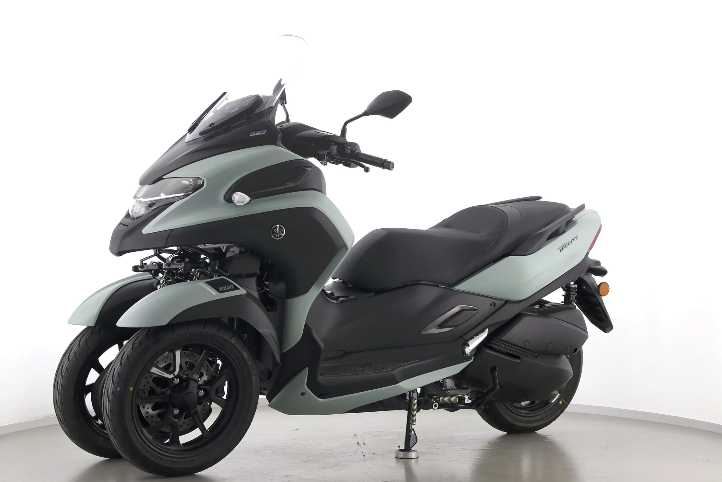 TRICITY 300