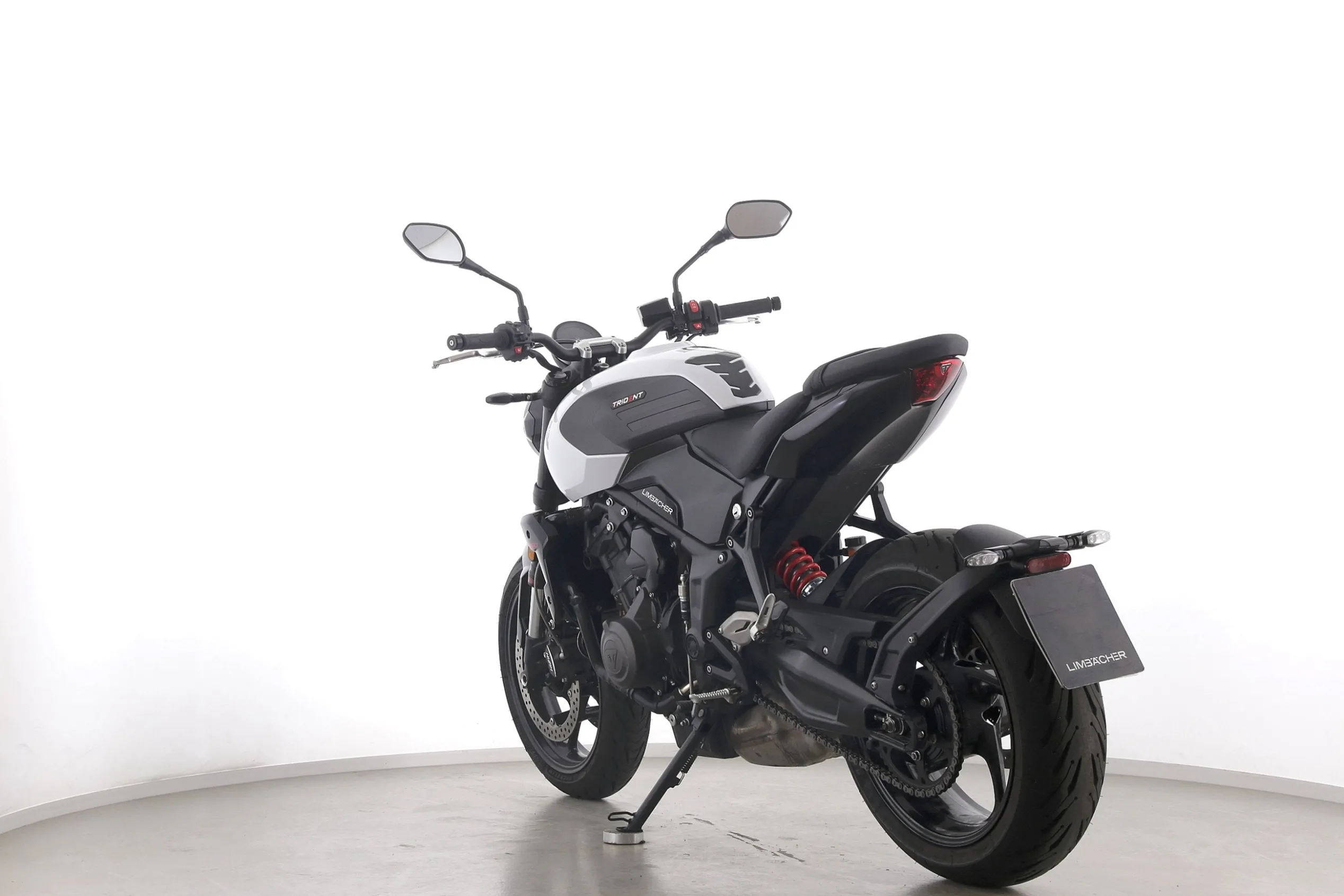 TRIDENT 660