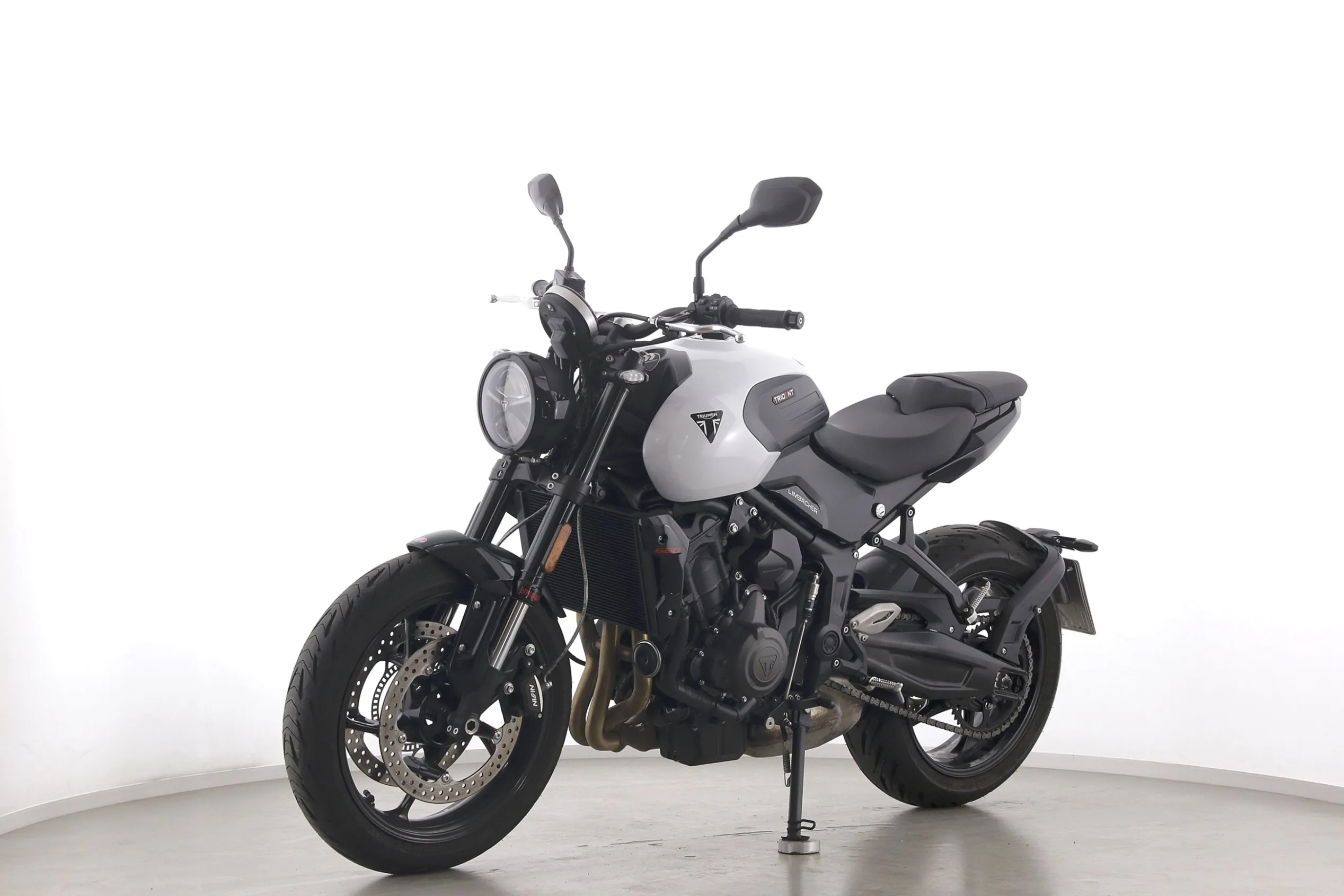TRIDENT 660