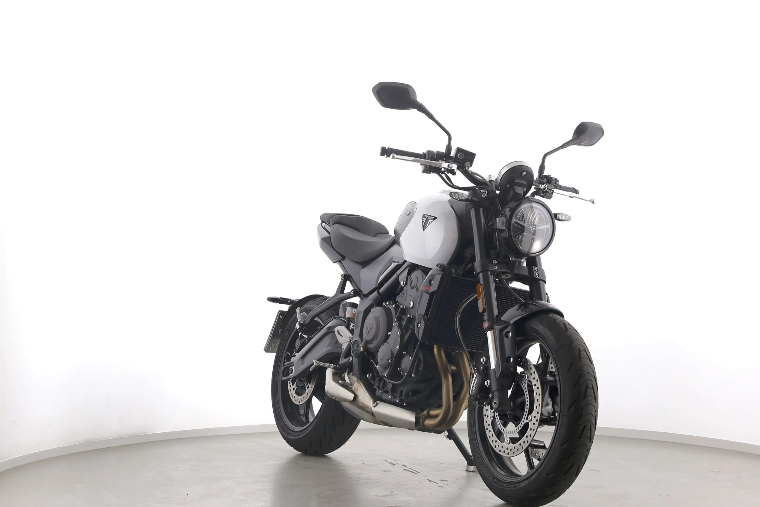 TRIDENT 660
