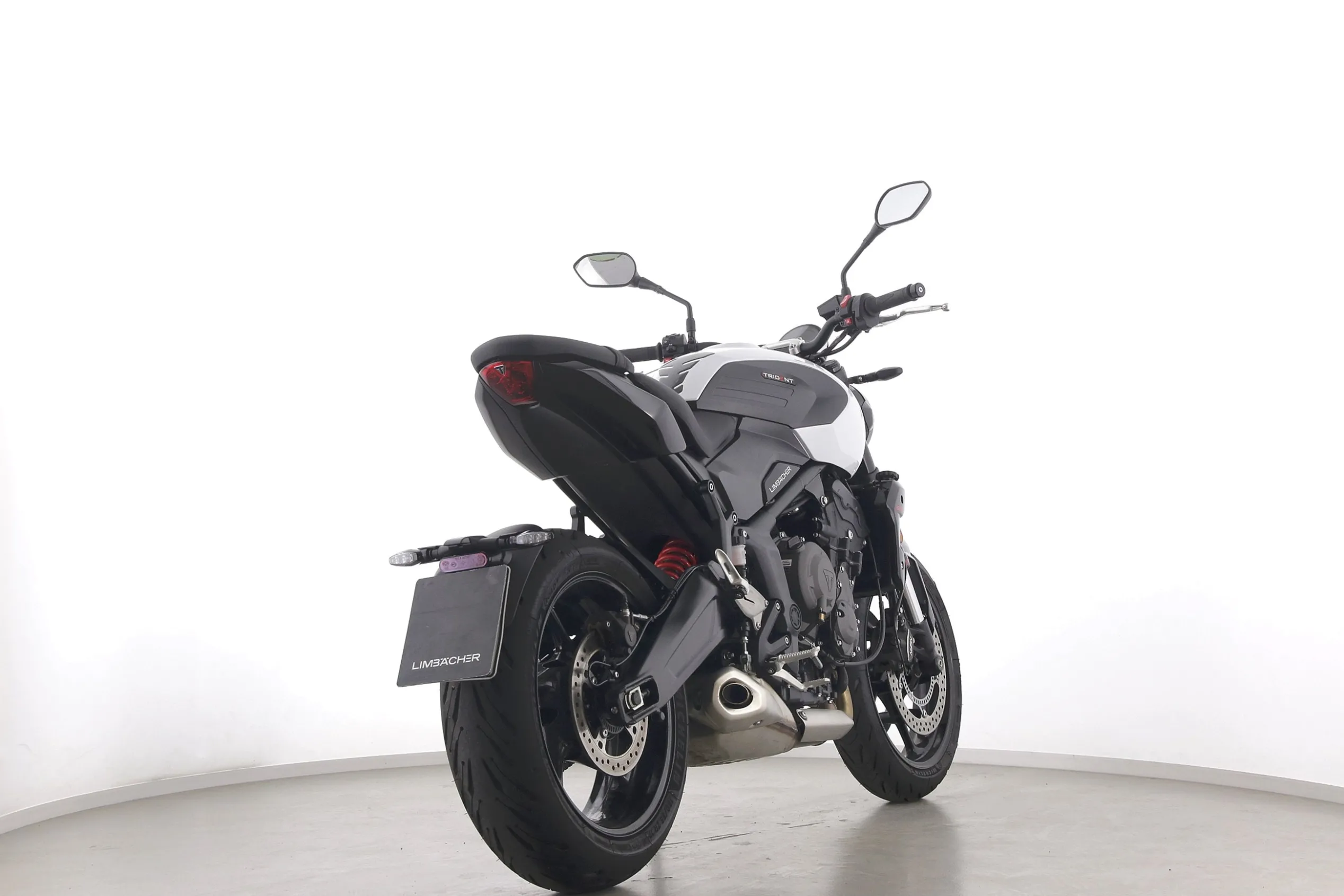 TRIDENT 660