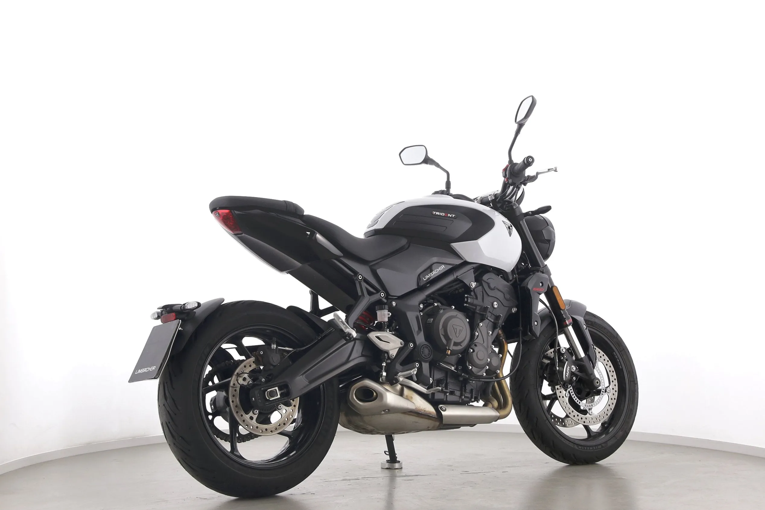 TRIDENT 660