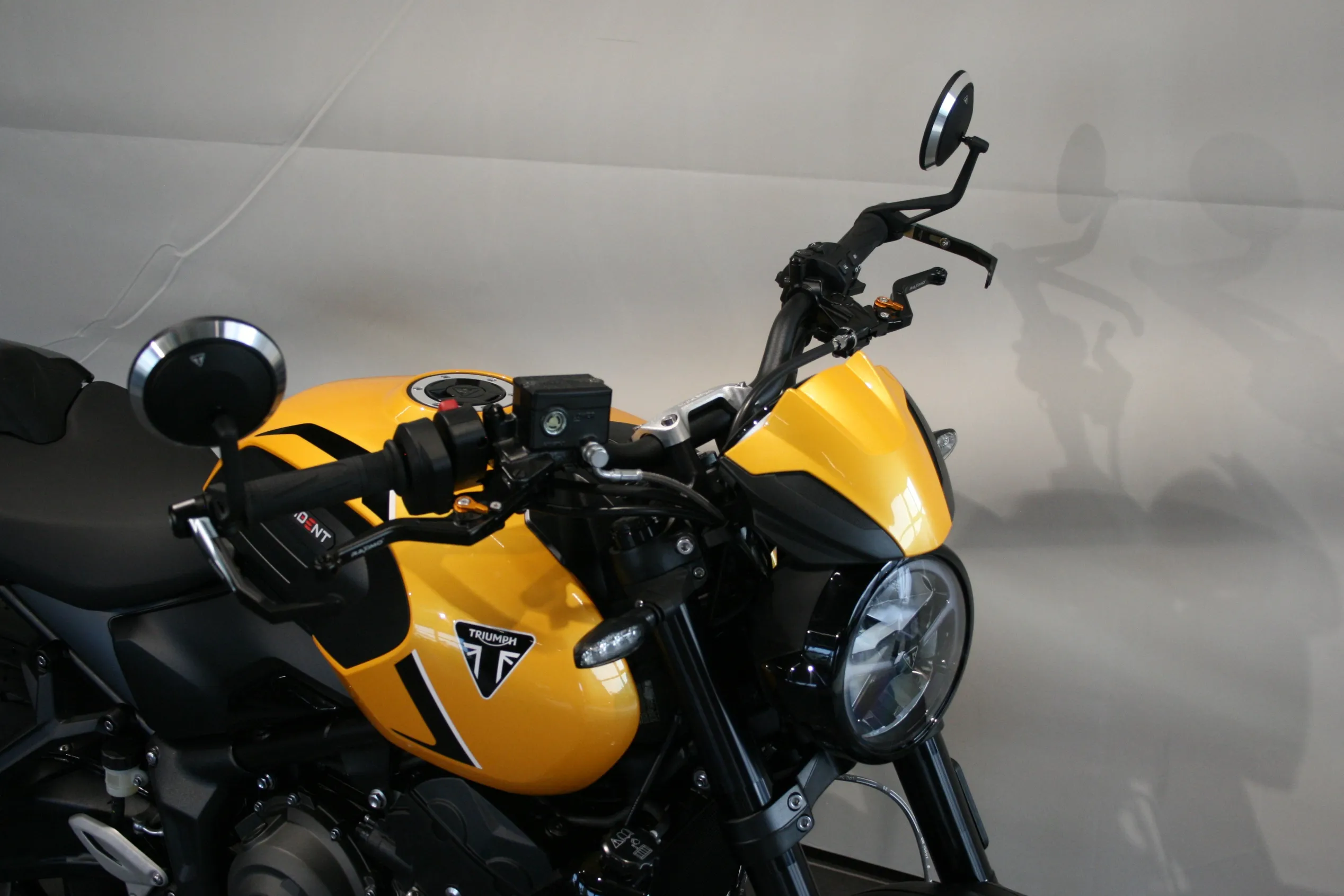 TRIDENT 660 LLC