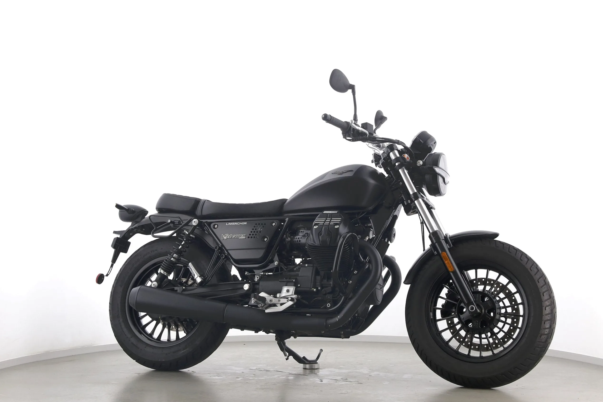 V9 BOBBER