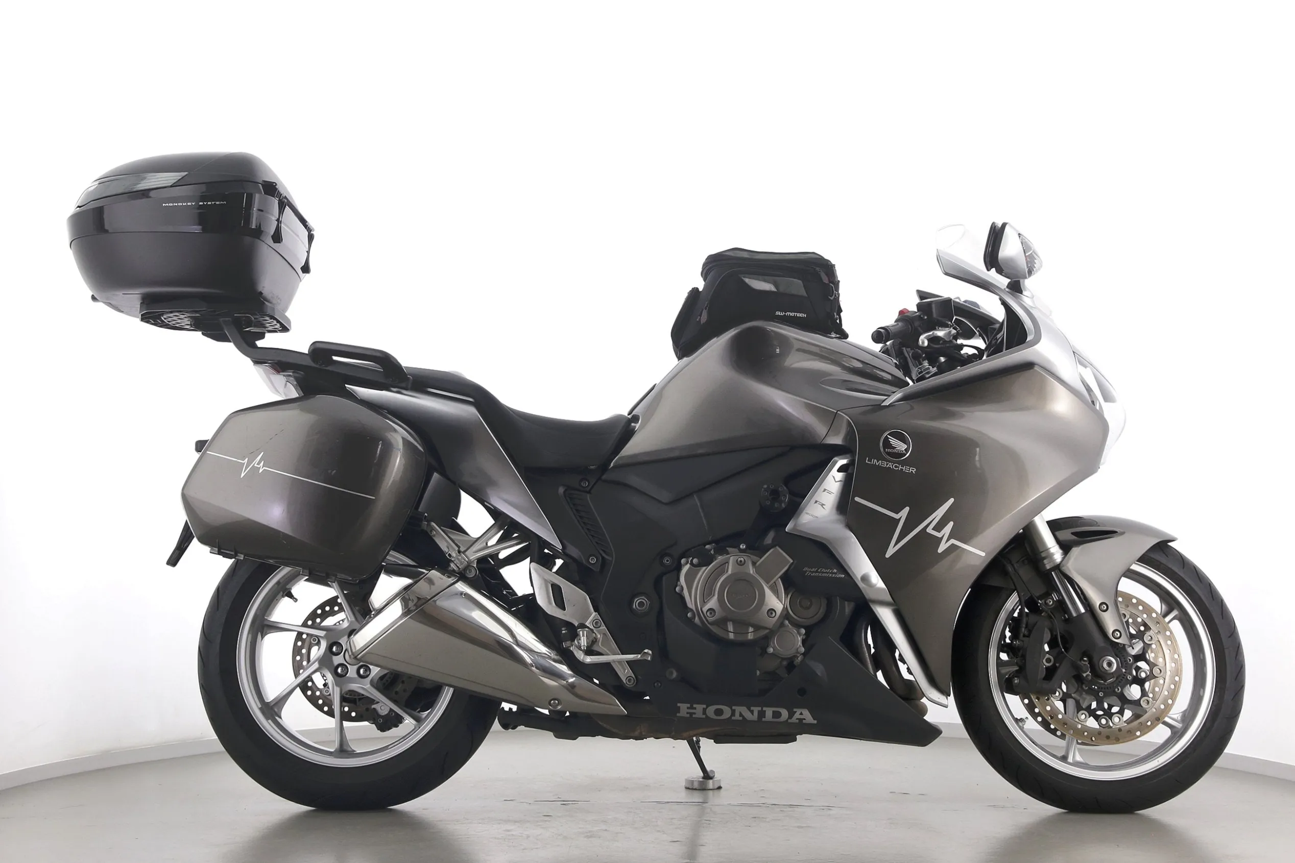 VFR 1200 F DCT