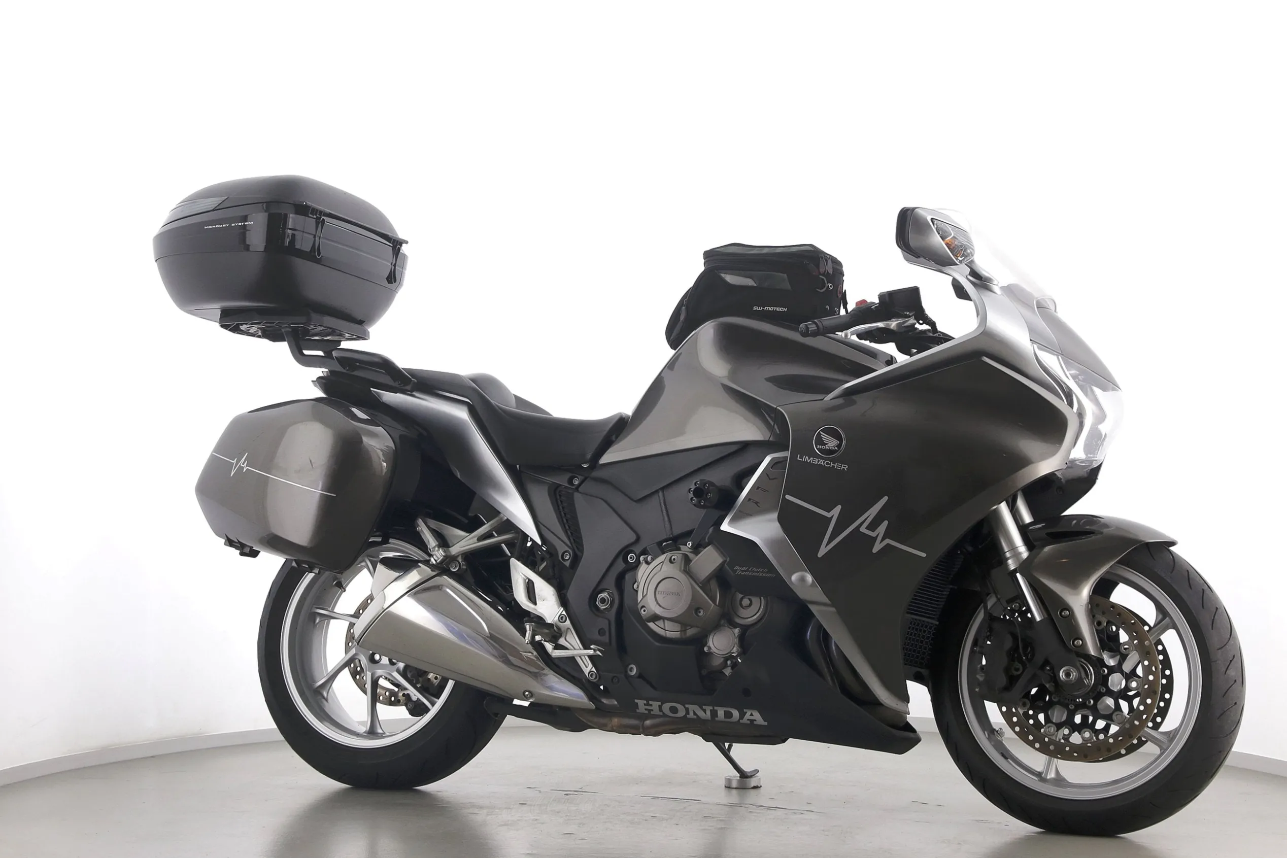 VFR 1200 F DCT