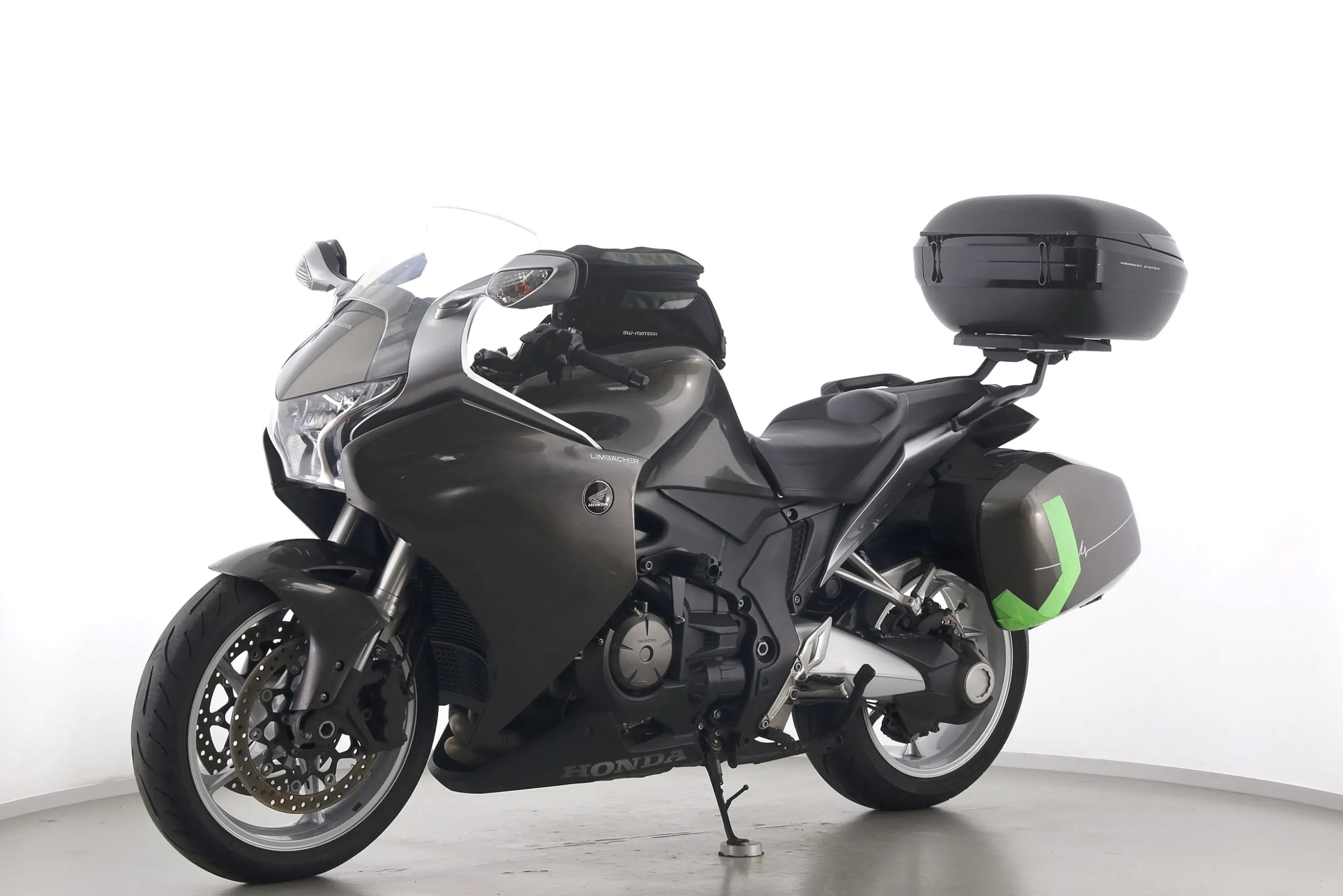 VFR 1200 F DCT