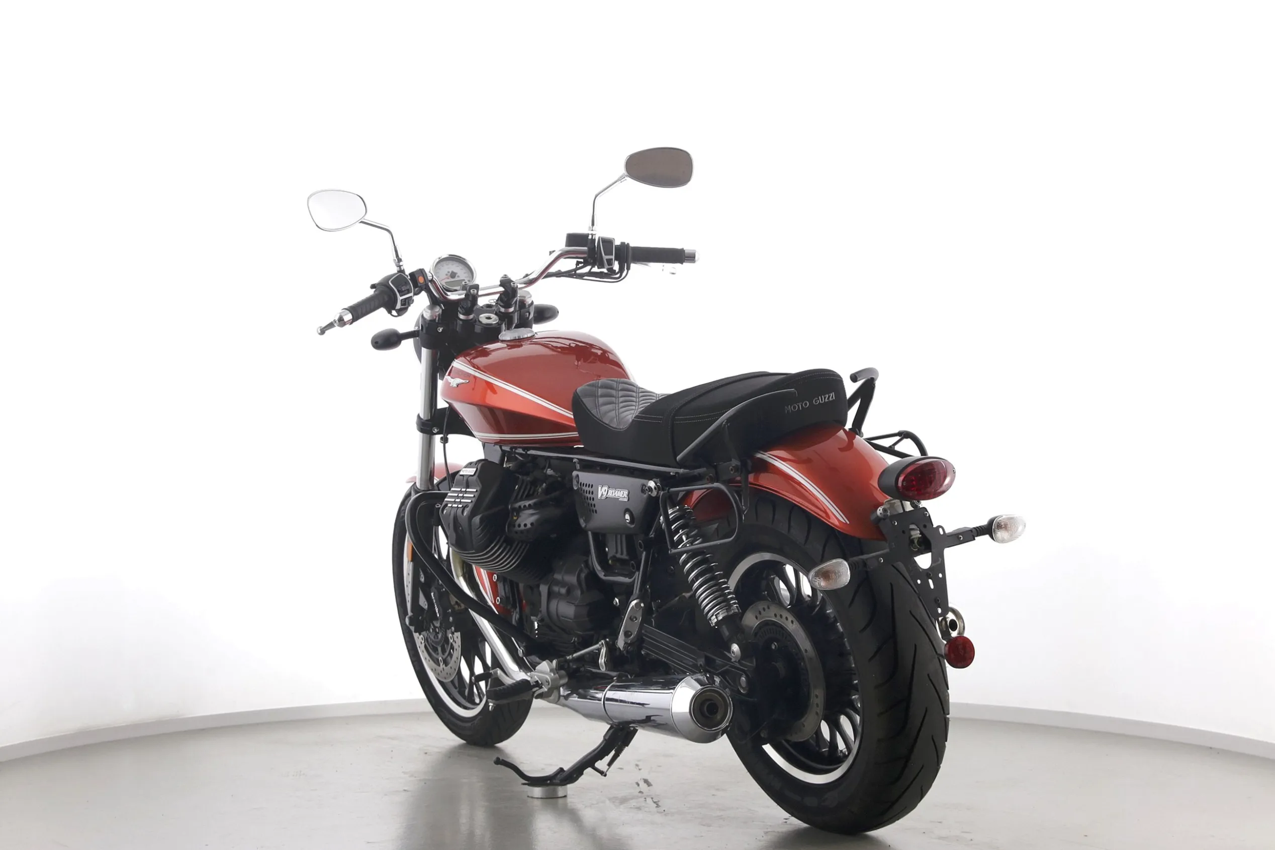 V9 ROAMER