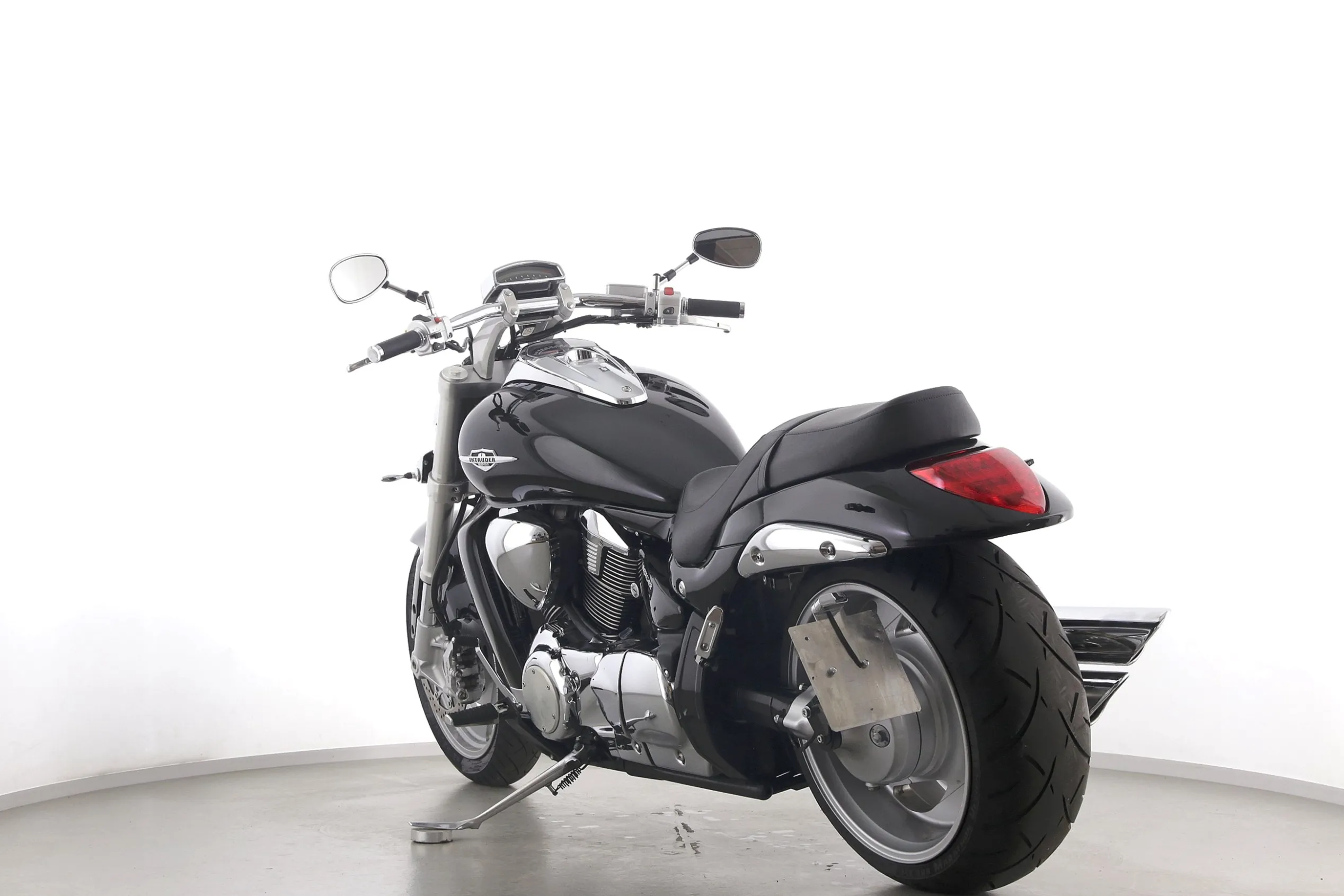 VZR M 1800 R INTRUDER
