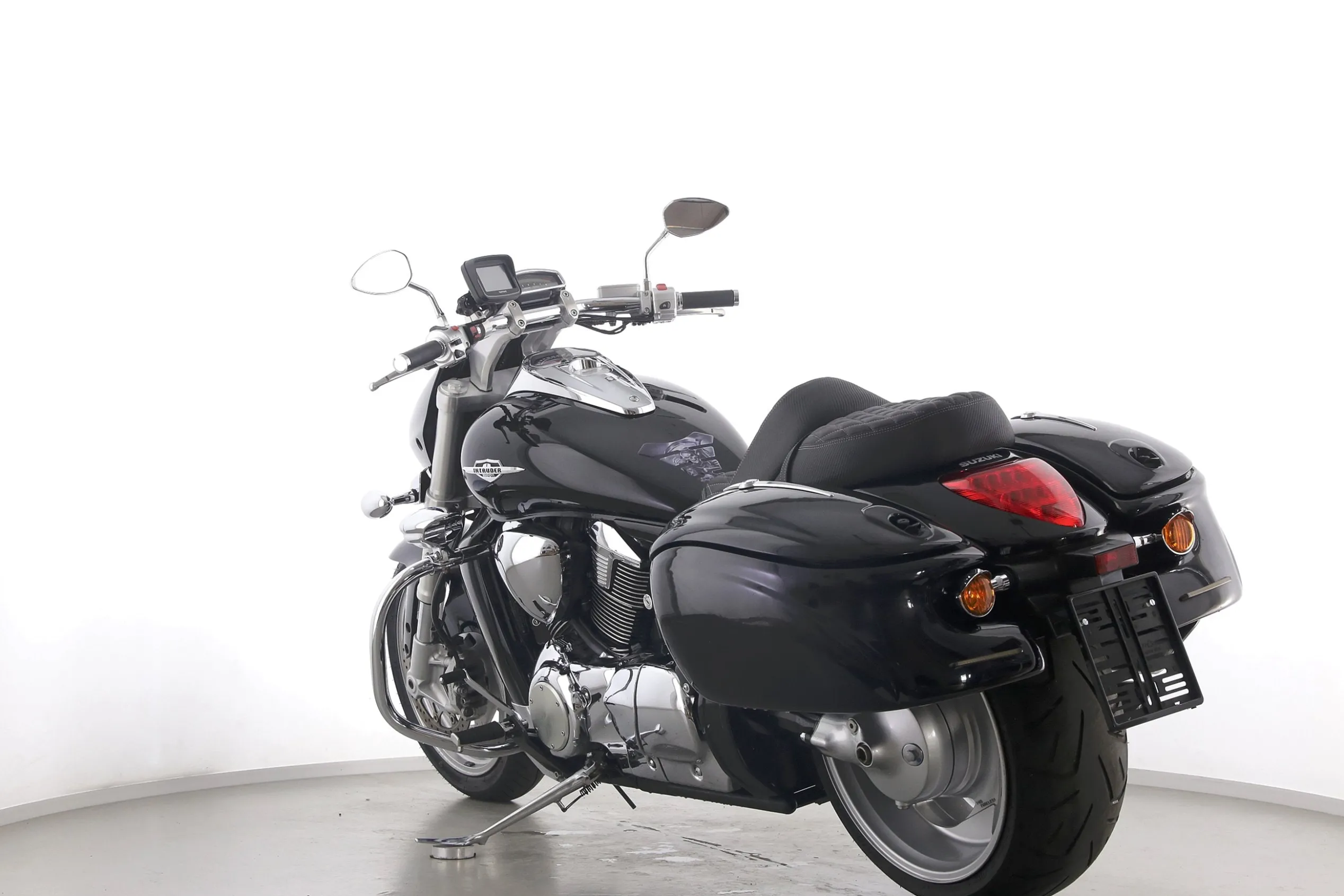 VZR M 1800 R INTRUDER