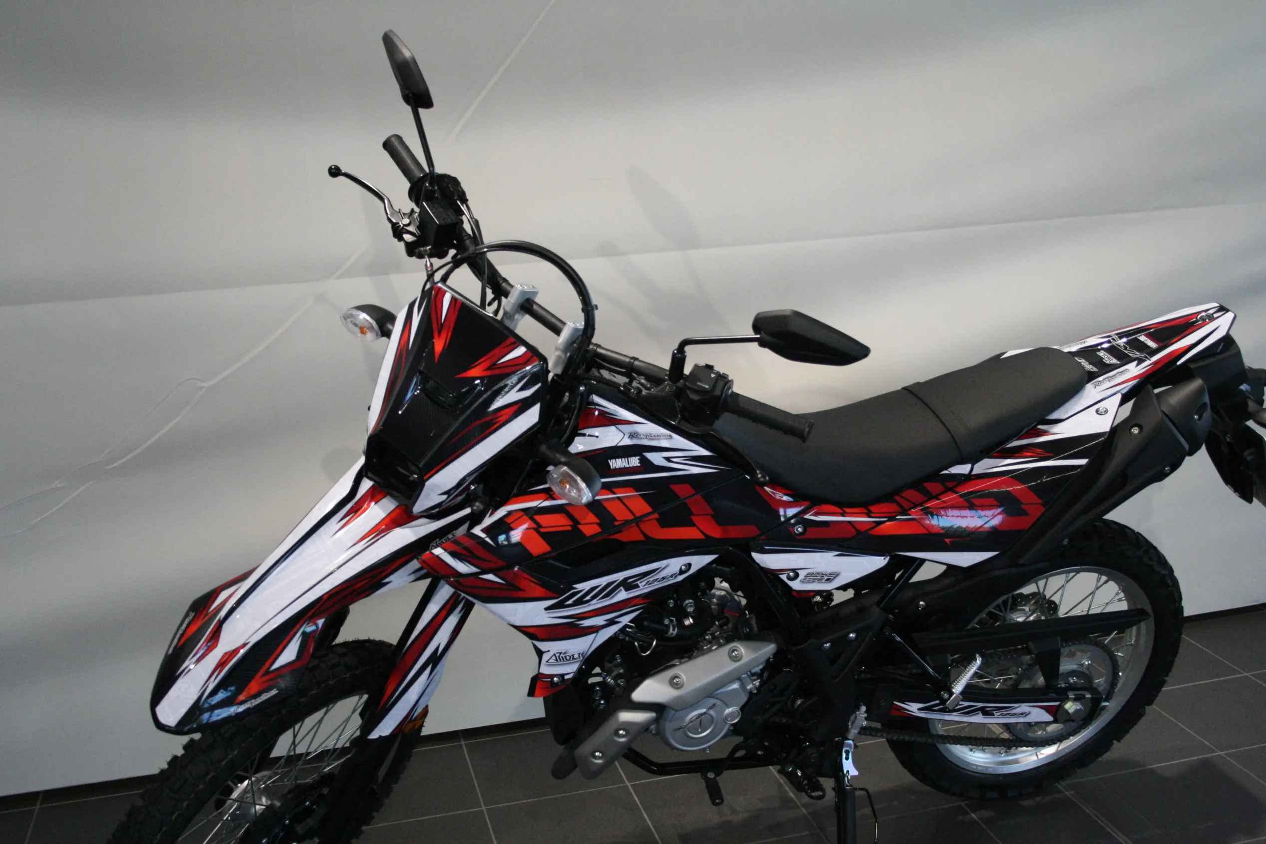 WR 125 R