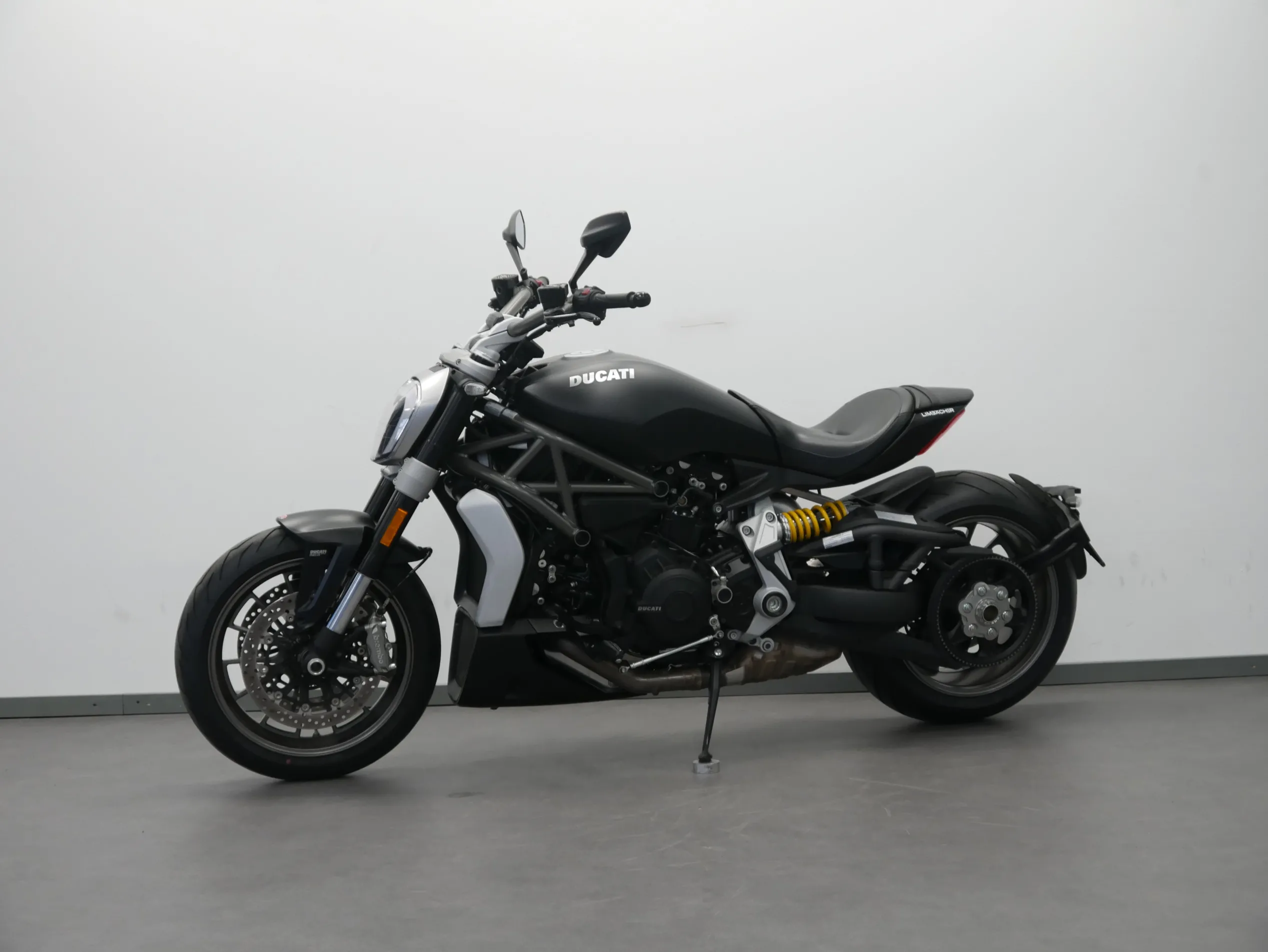 X DIAVEL