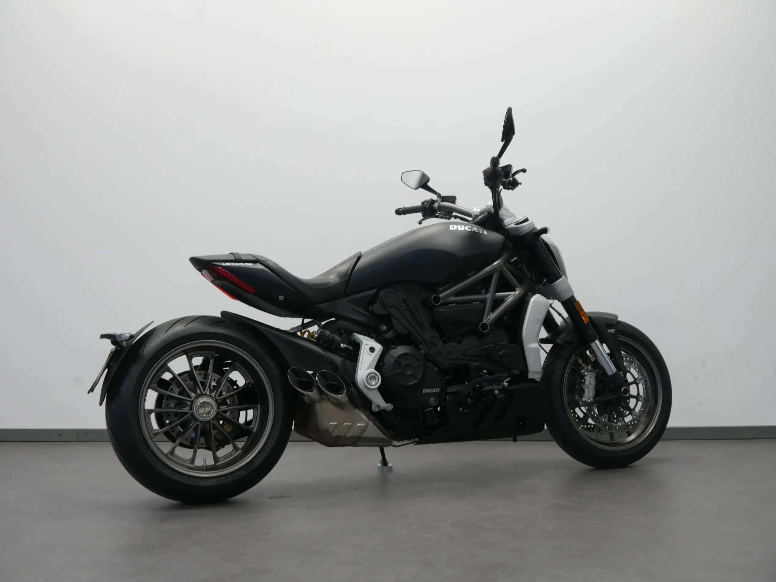 X DIAVEL