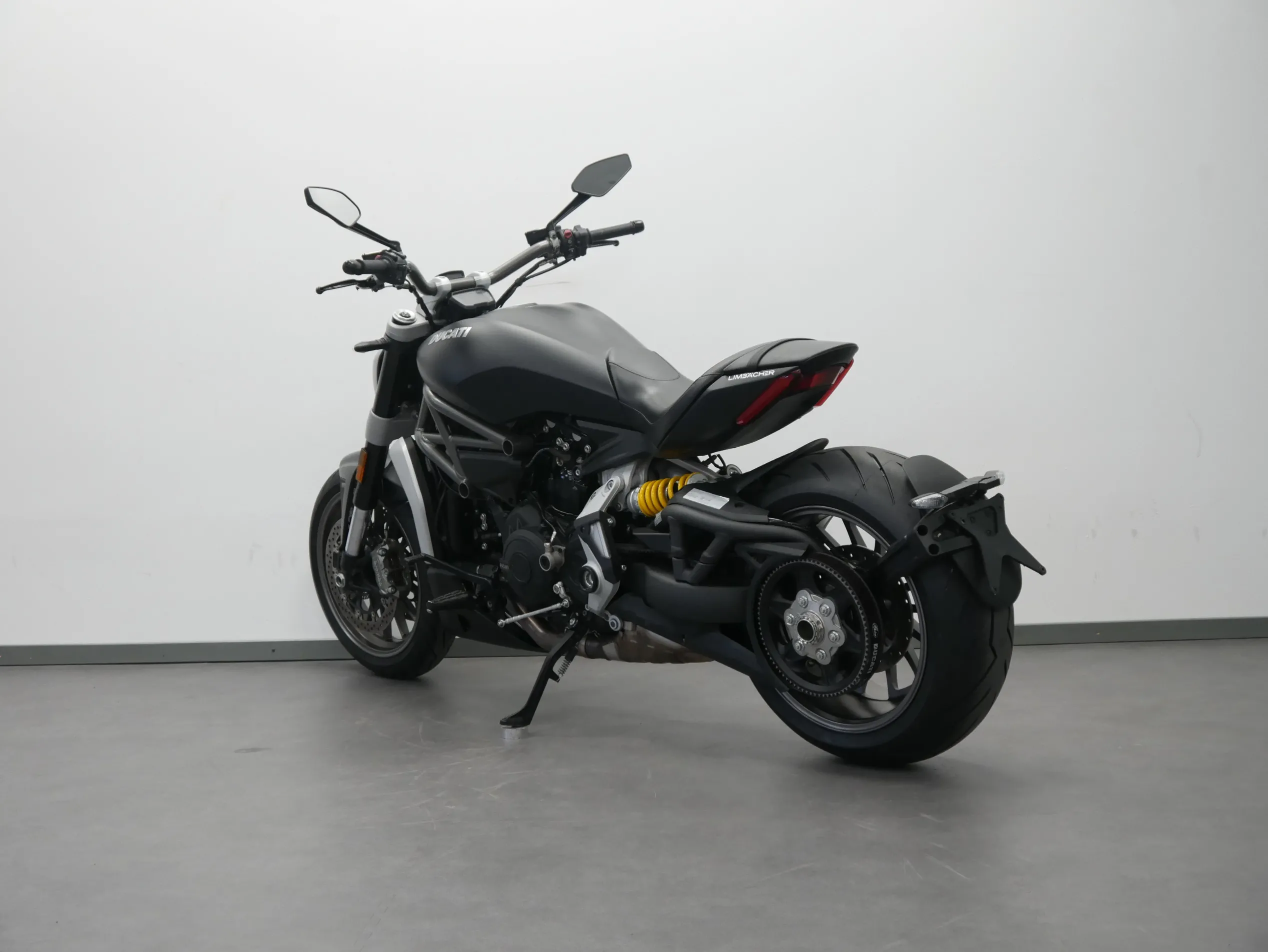 X DIAVEL