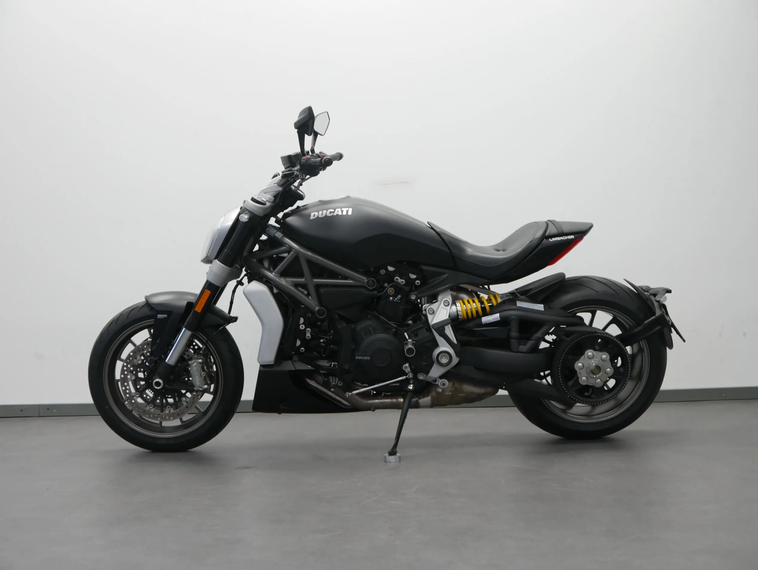 X DIAVEL