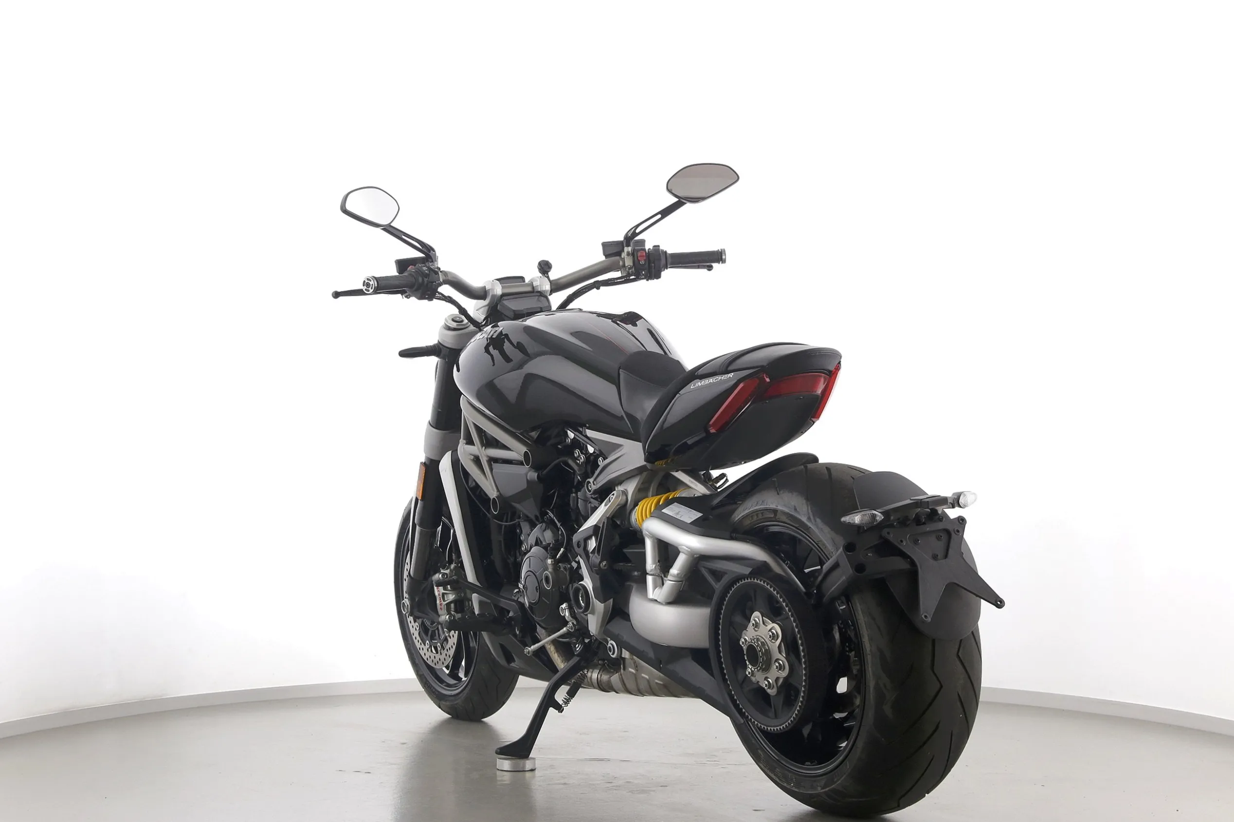 X DIAVEL S