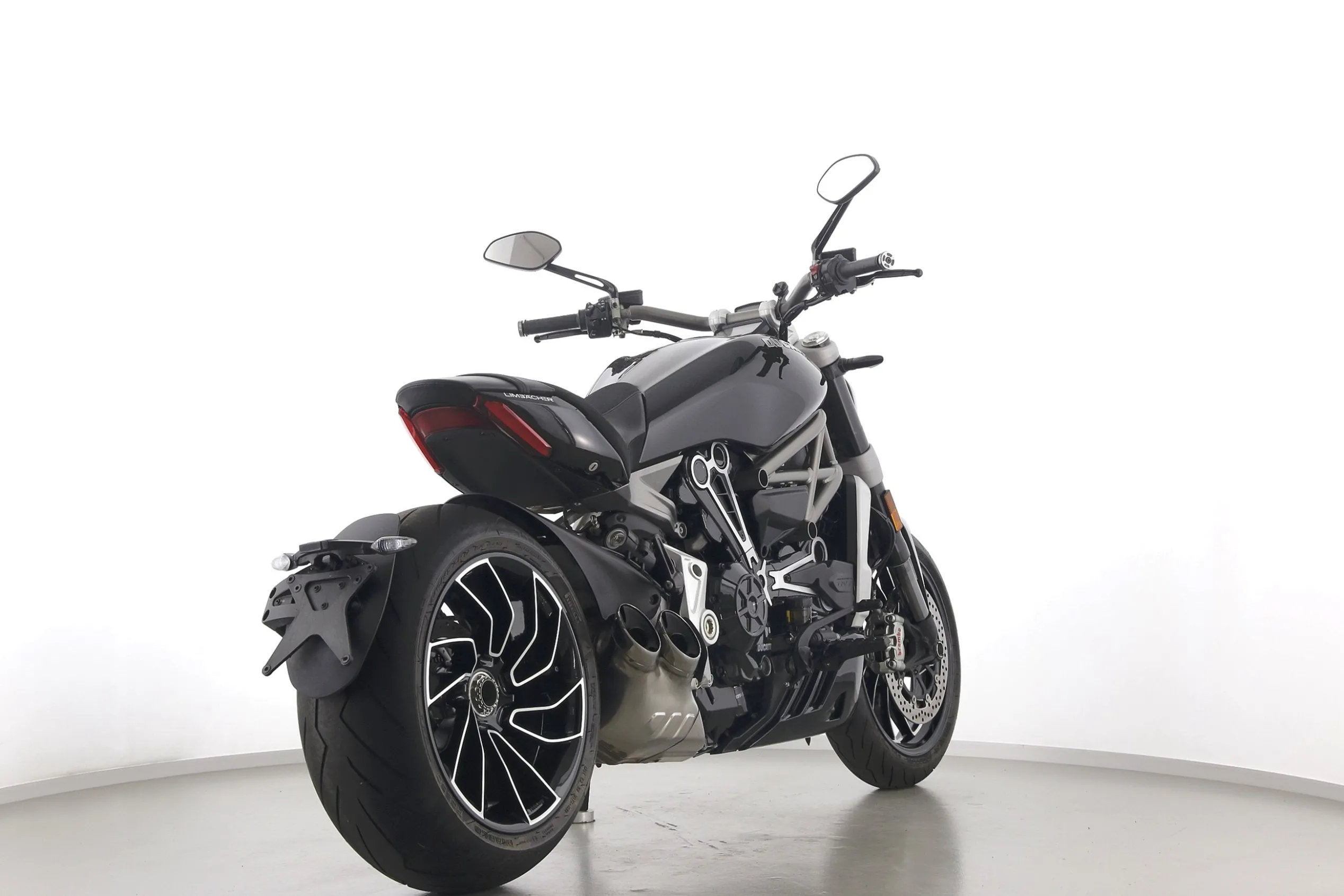 X DIAVEL S