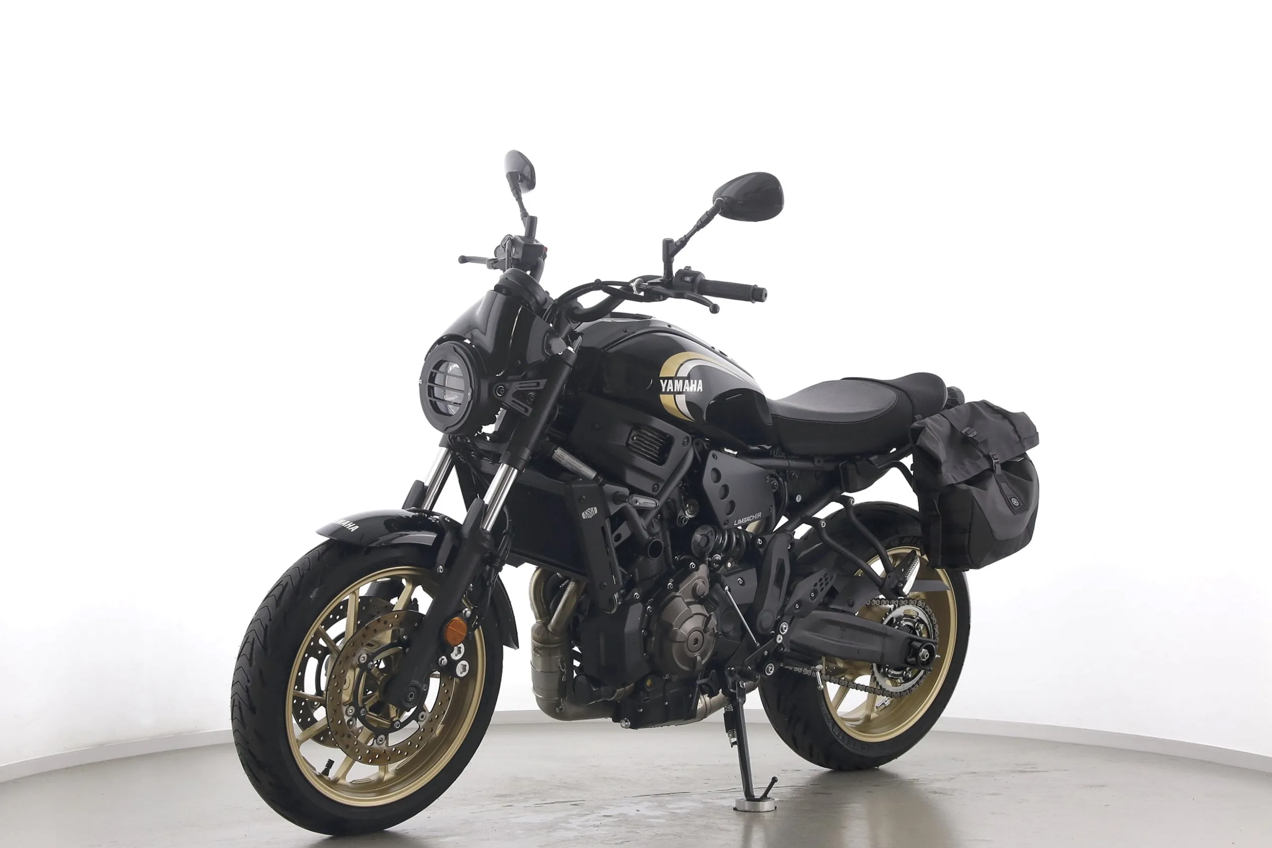 XSR 700