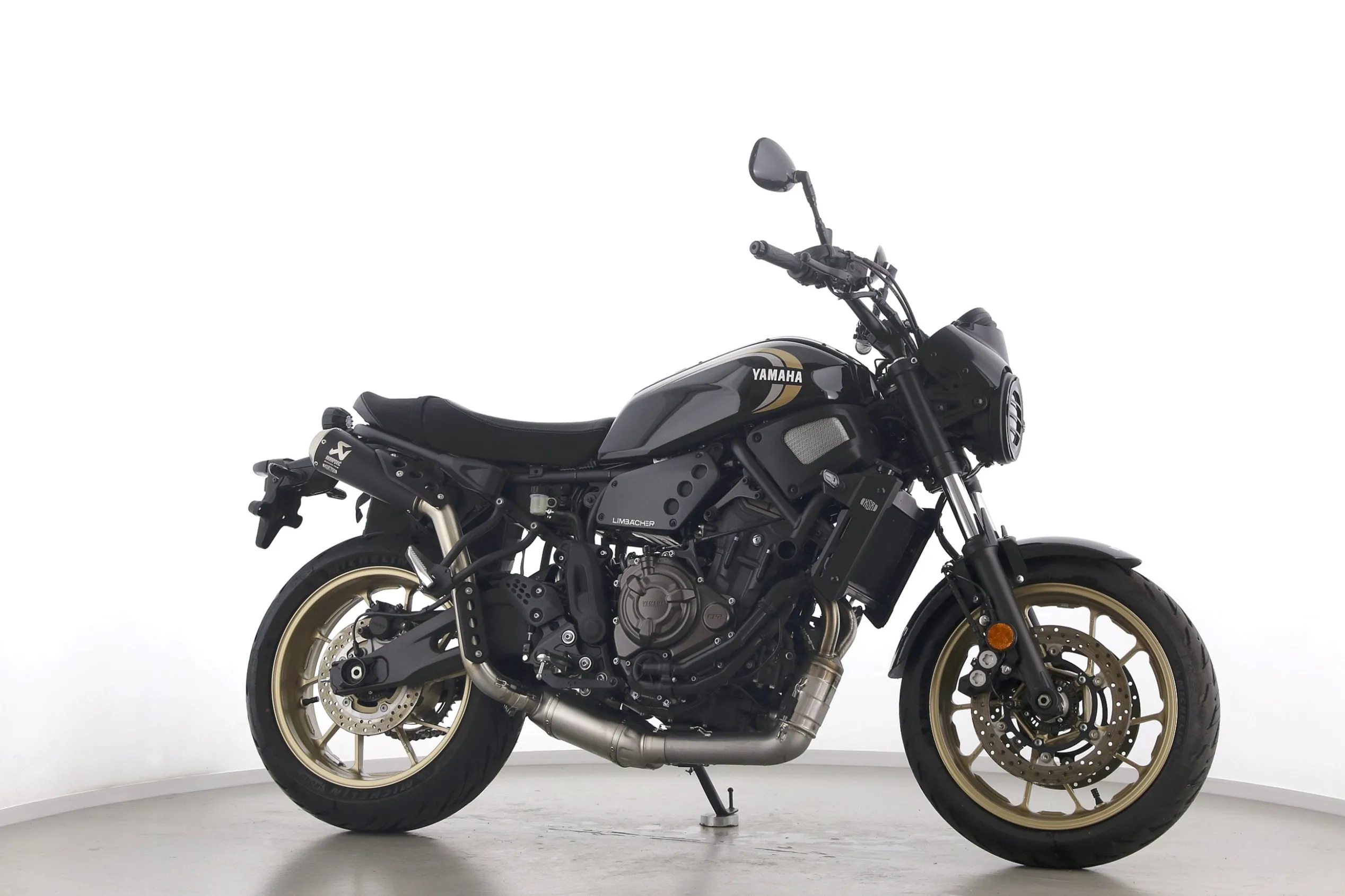 XSR 700