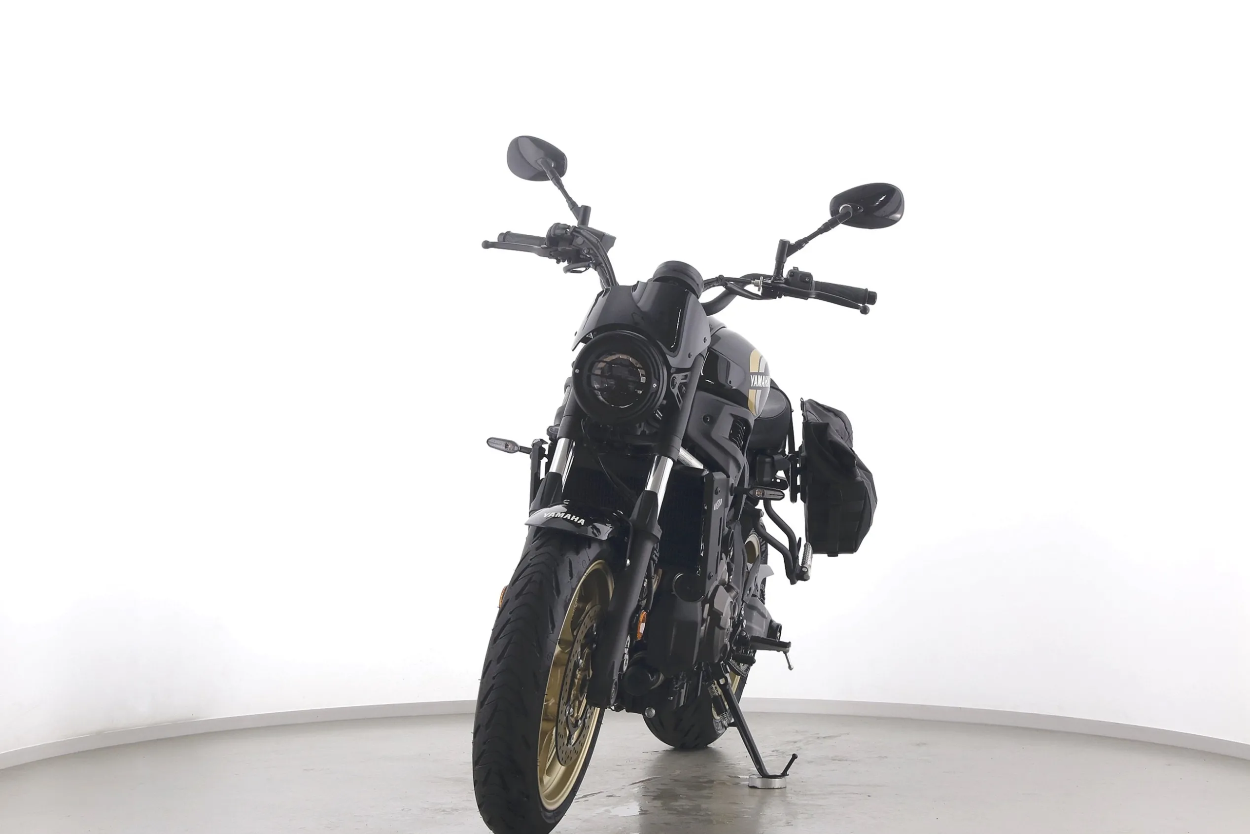 XSR 700