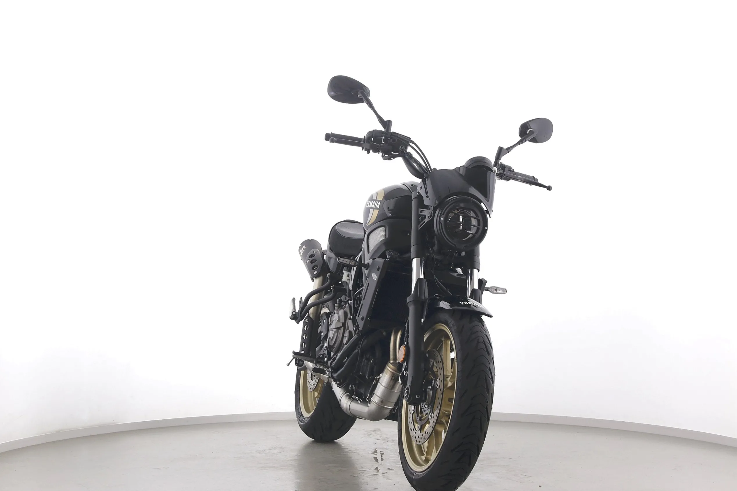 XSR 700