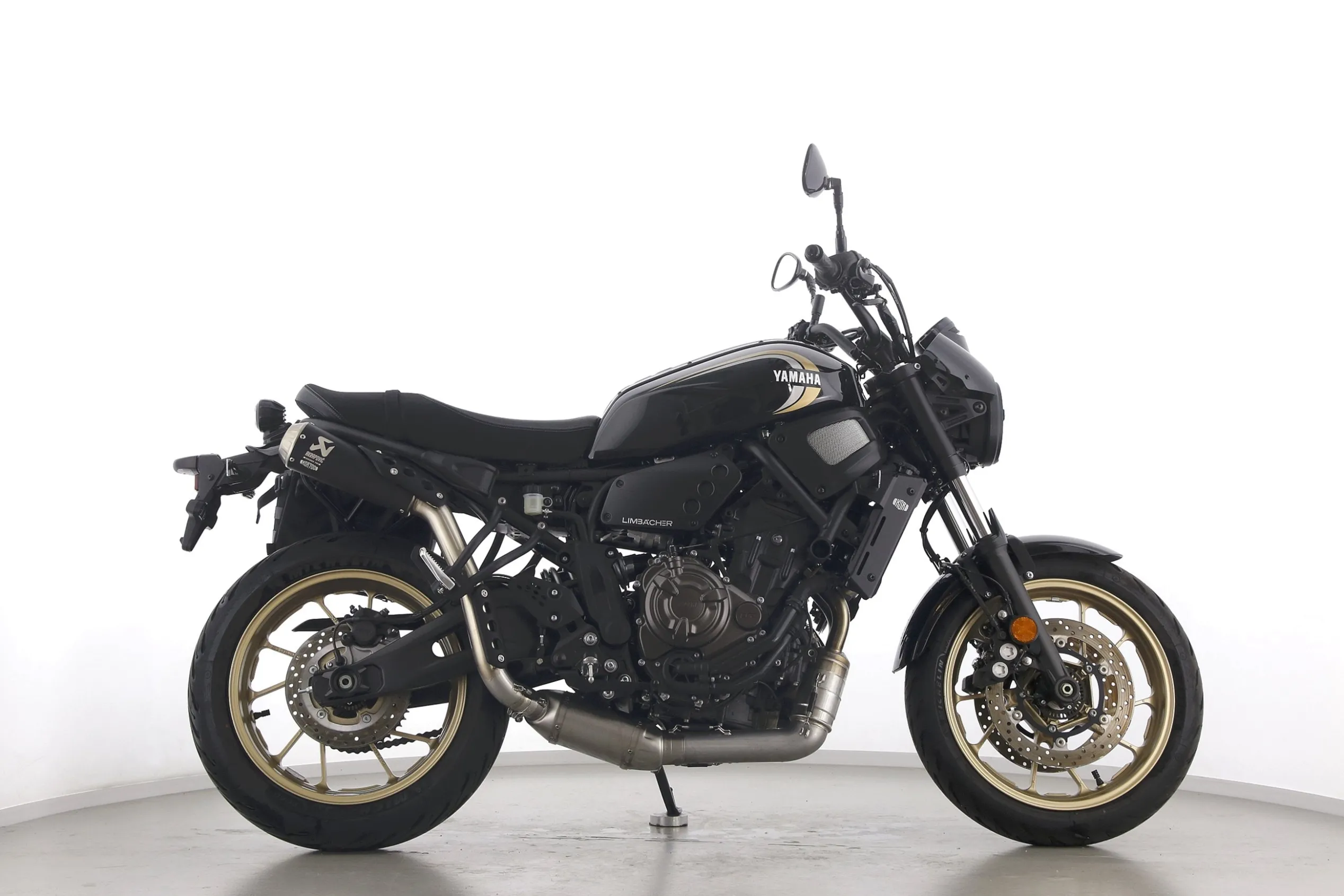 XSR 700