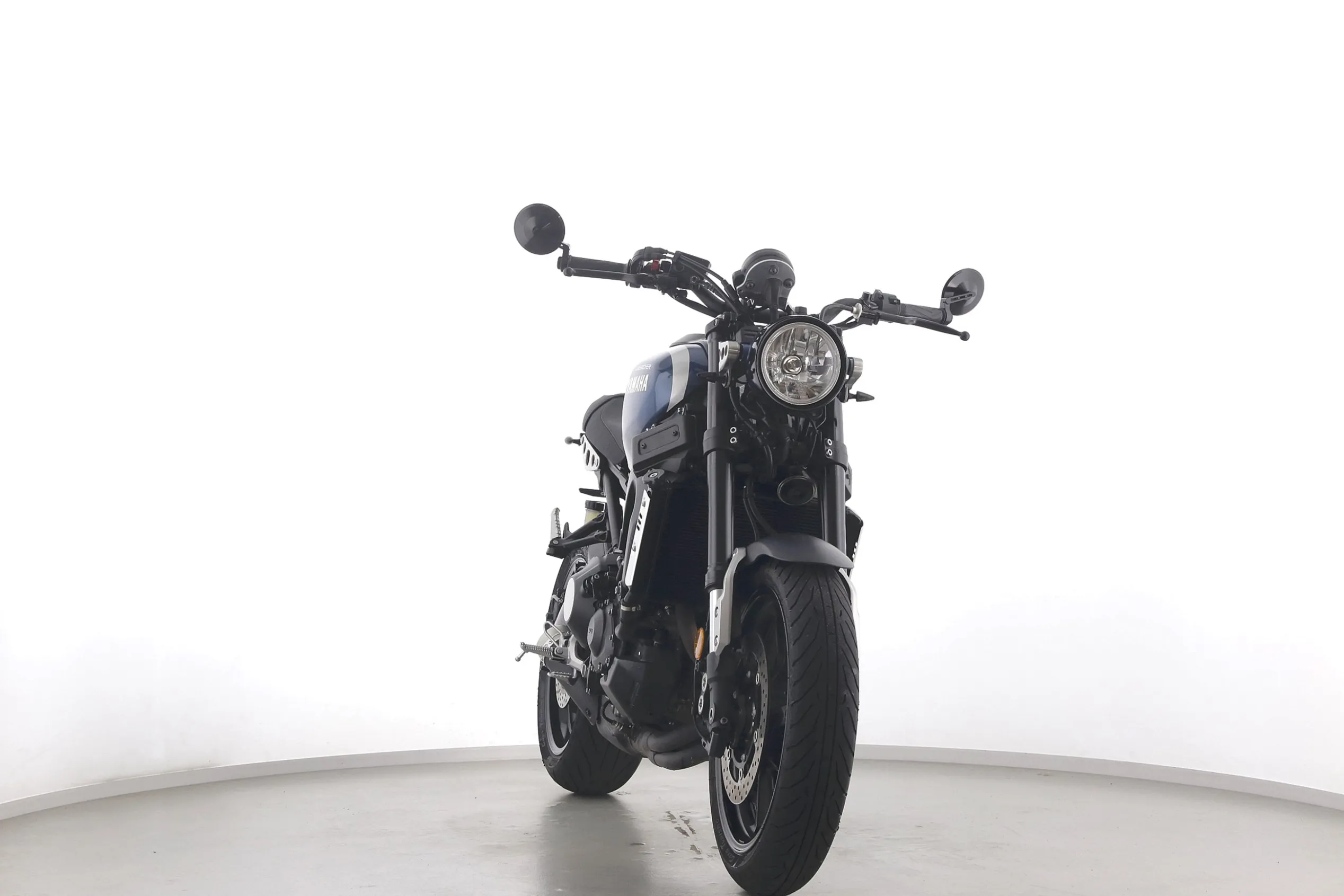 XSR 900