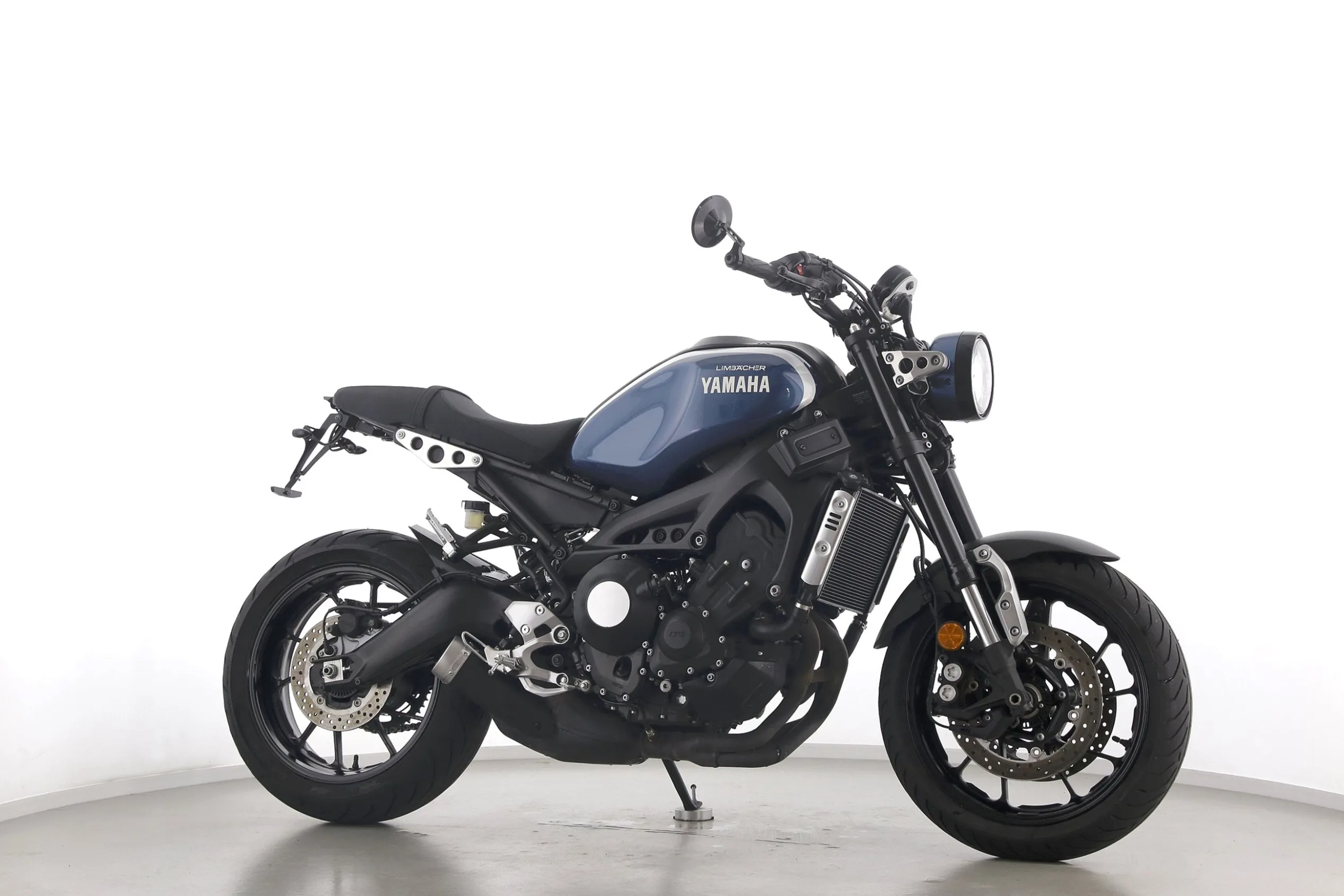 XSR 900