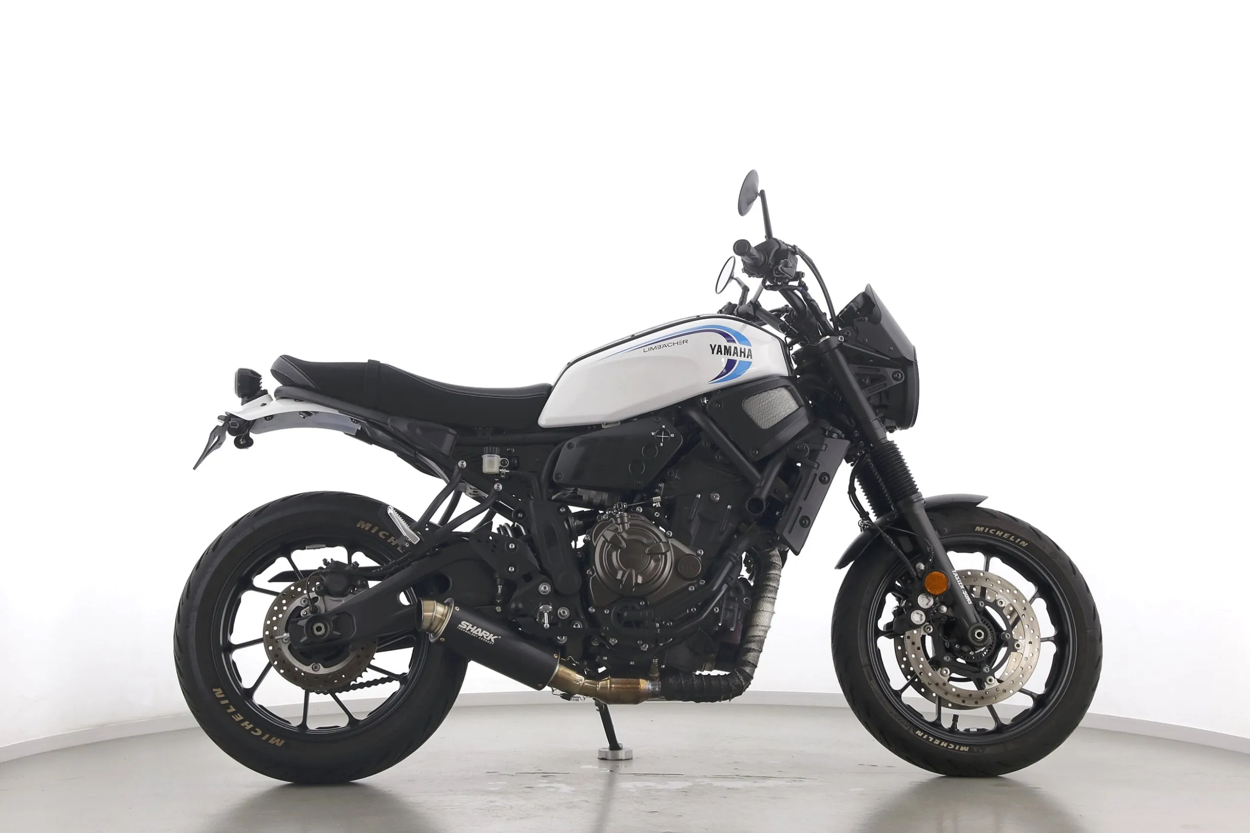 XSR700