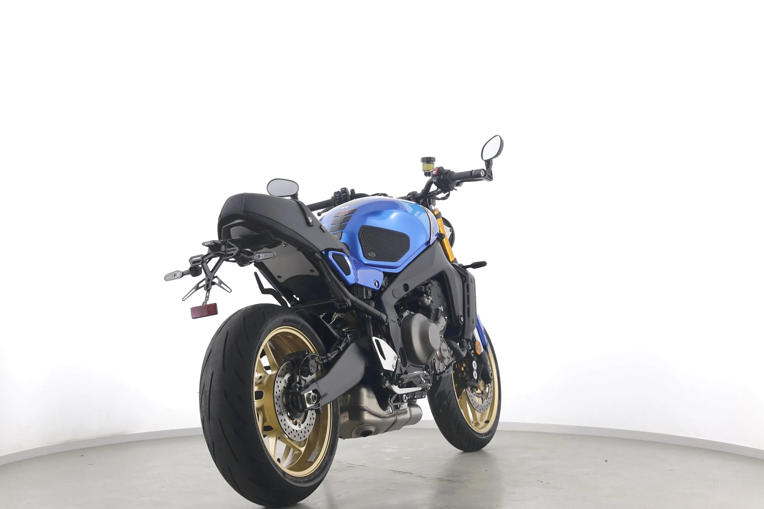 XSR 900