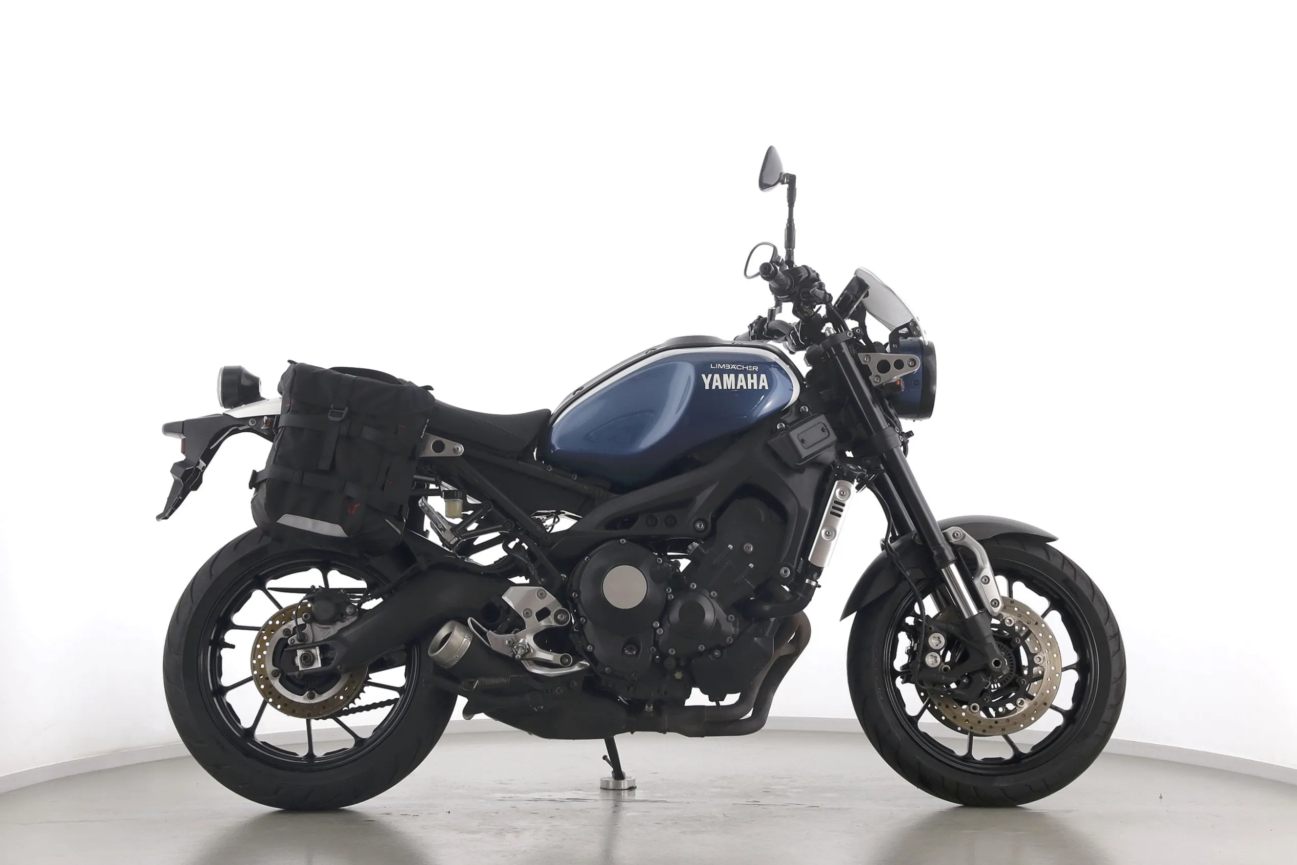 XSR 900
