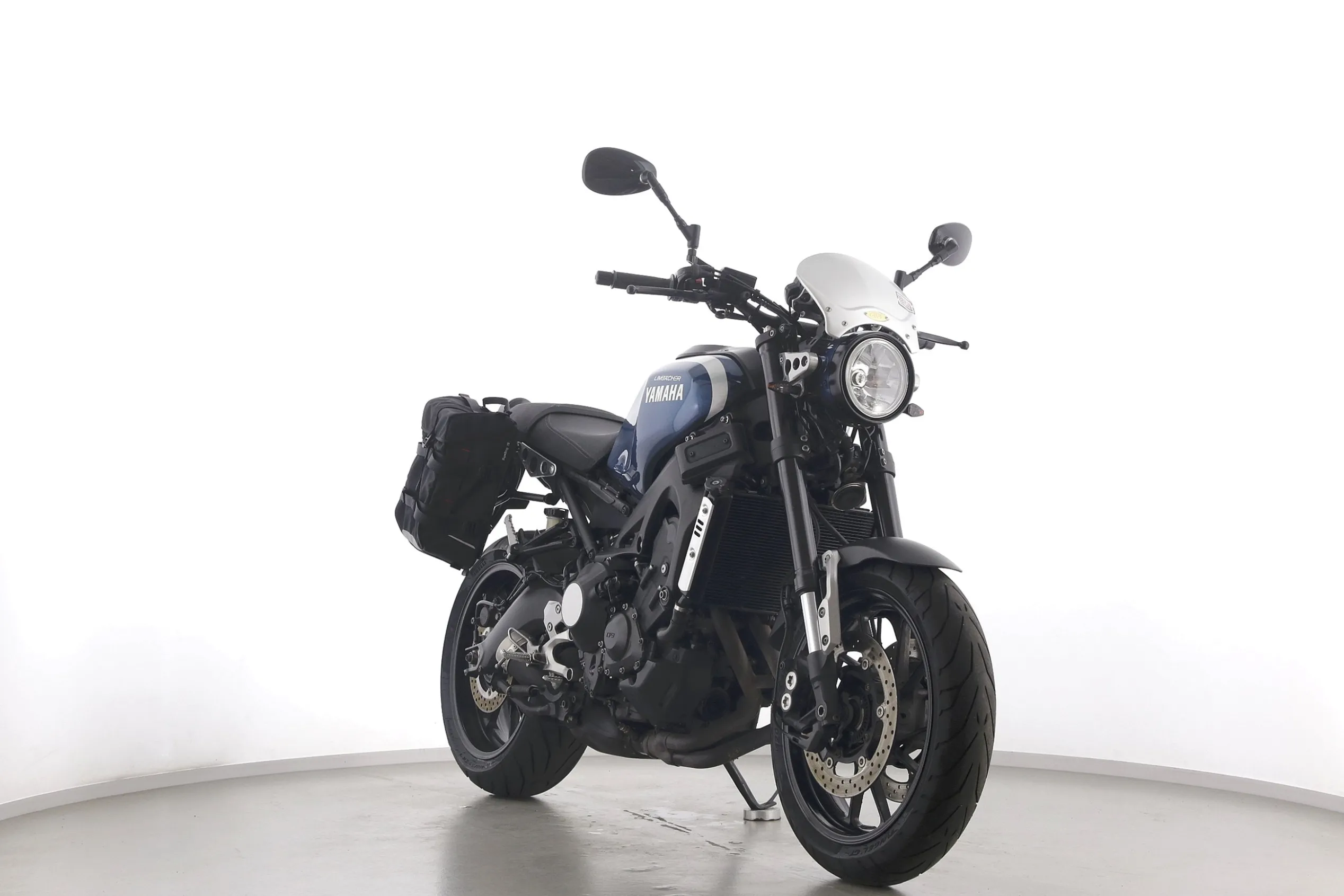 XSR 900