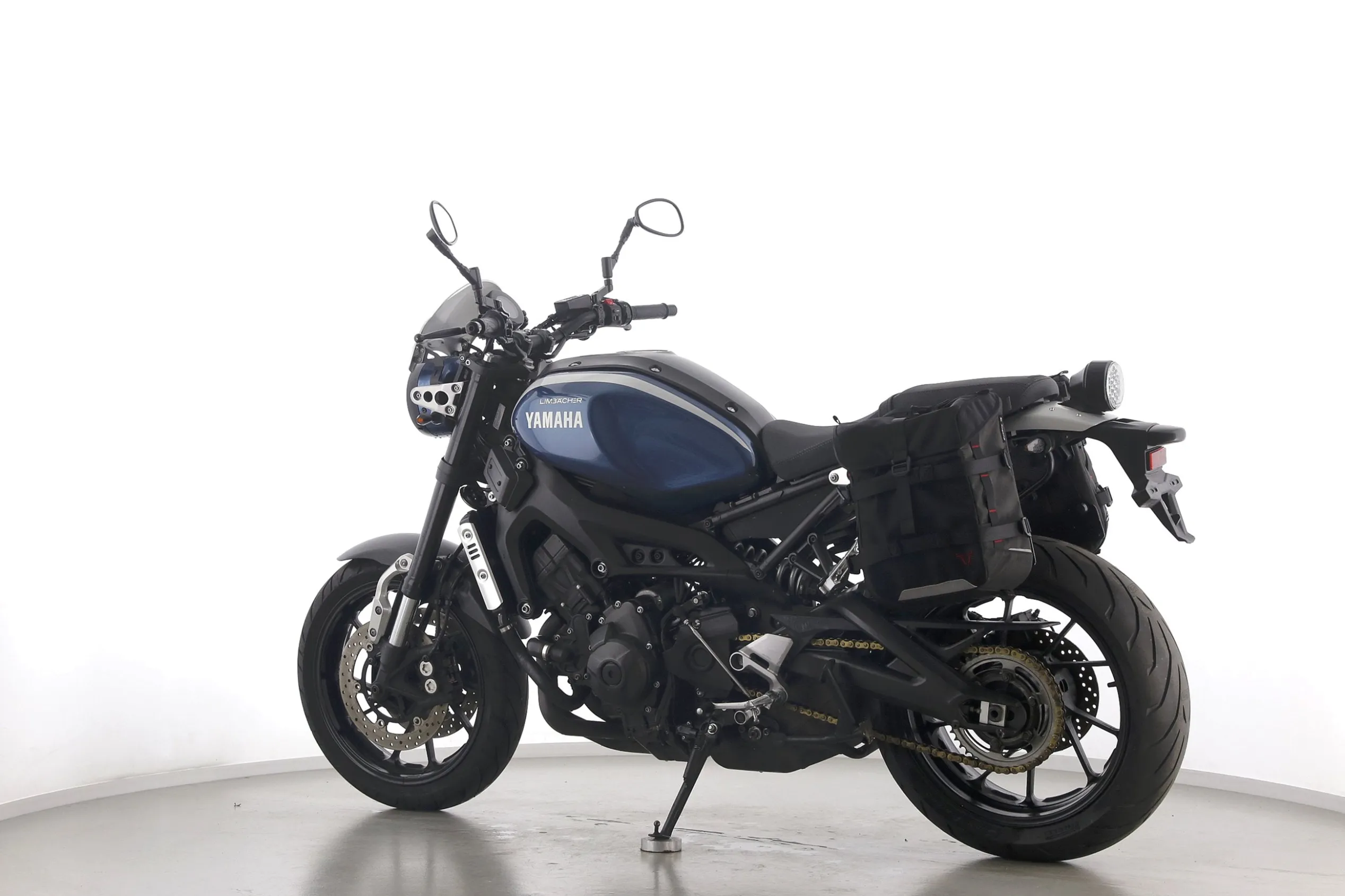 XSR 900