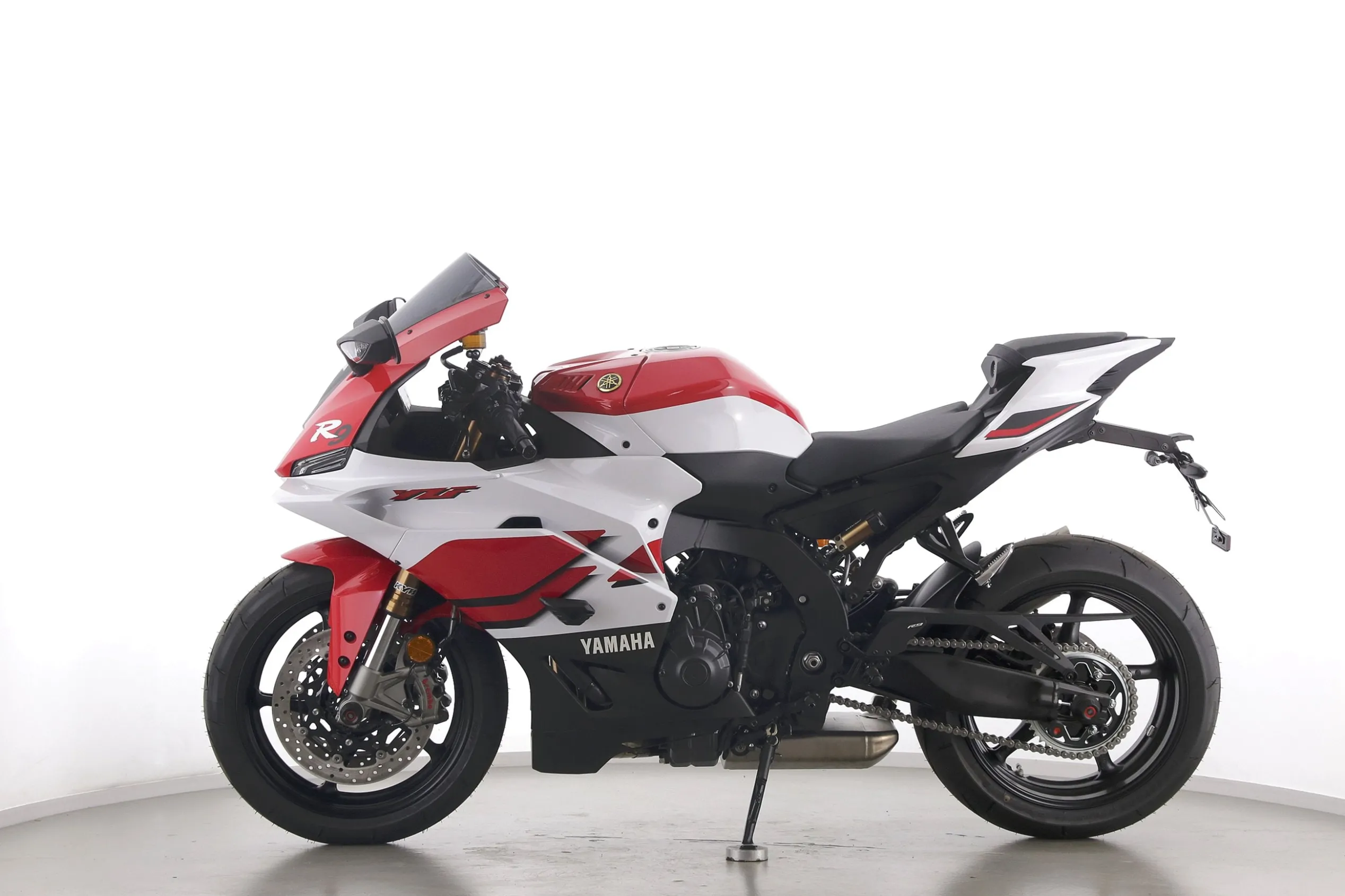 YZF R9 70TH LLC
