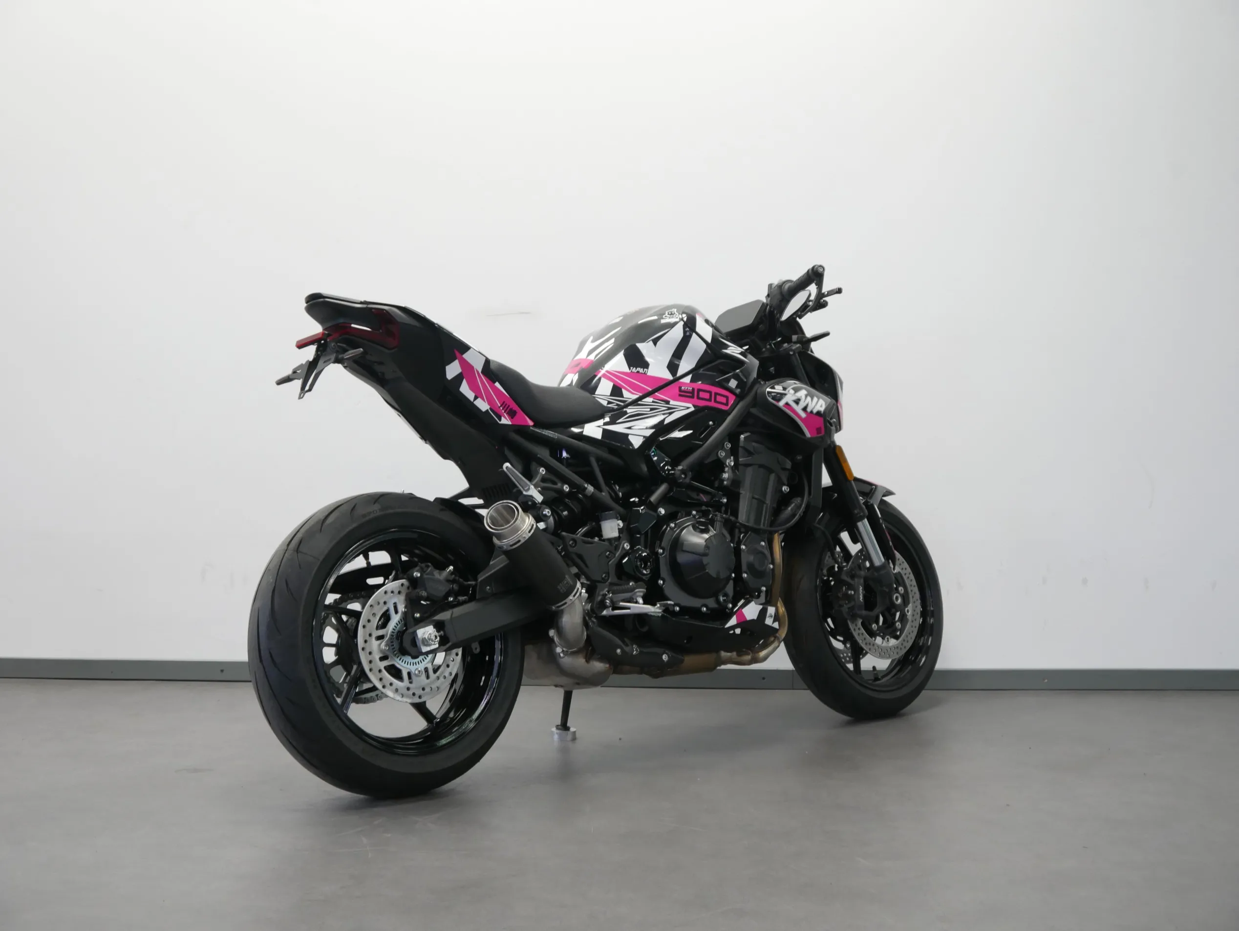 Z 900 LLC