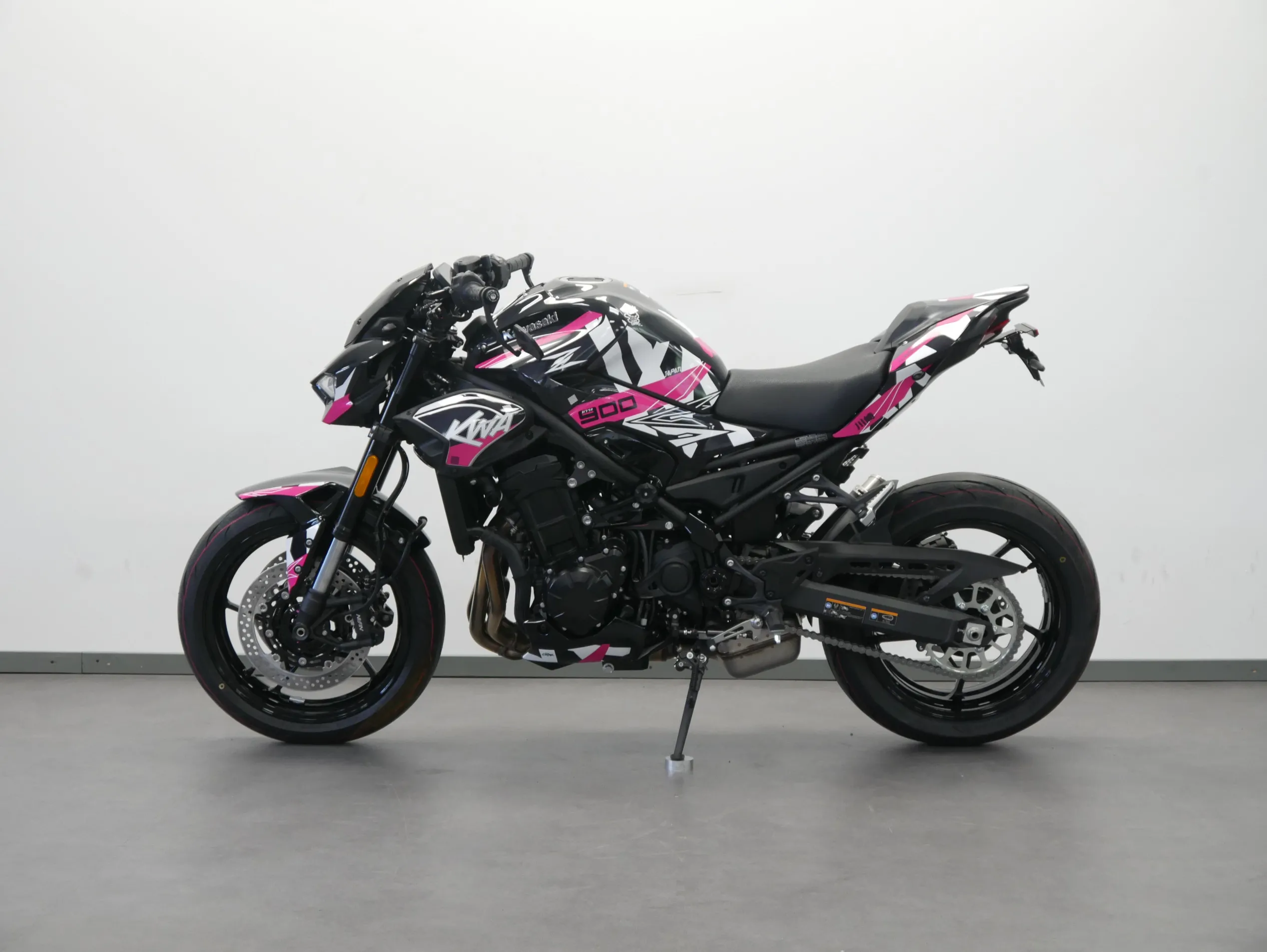 Z 900 LLC